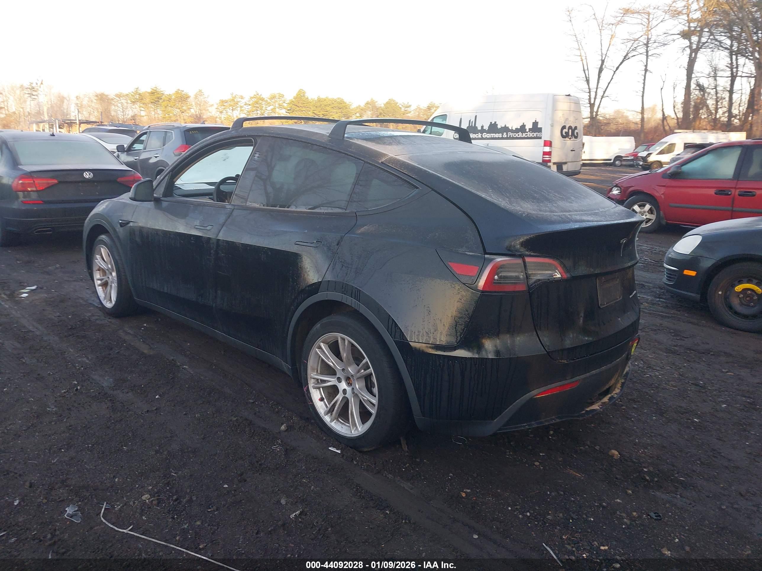 TESLA MODEL image 3