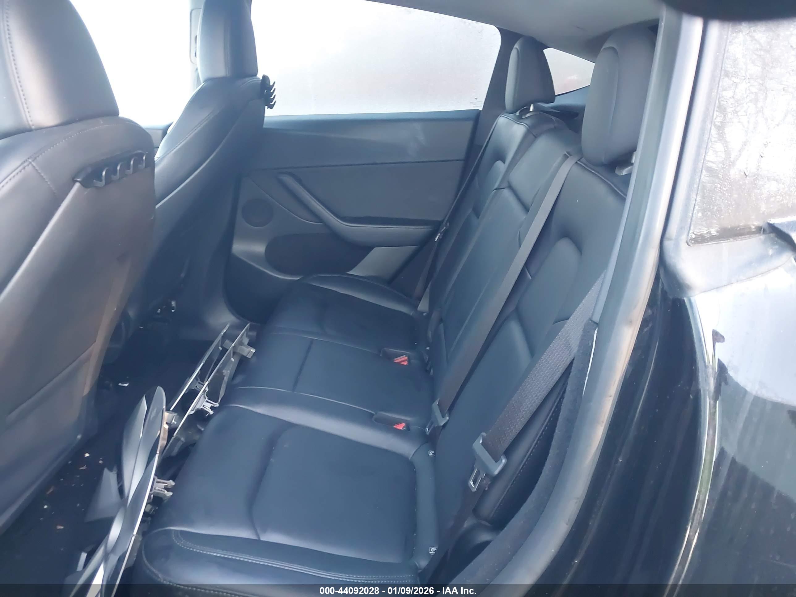 TESLA MODEL image 8