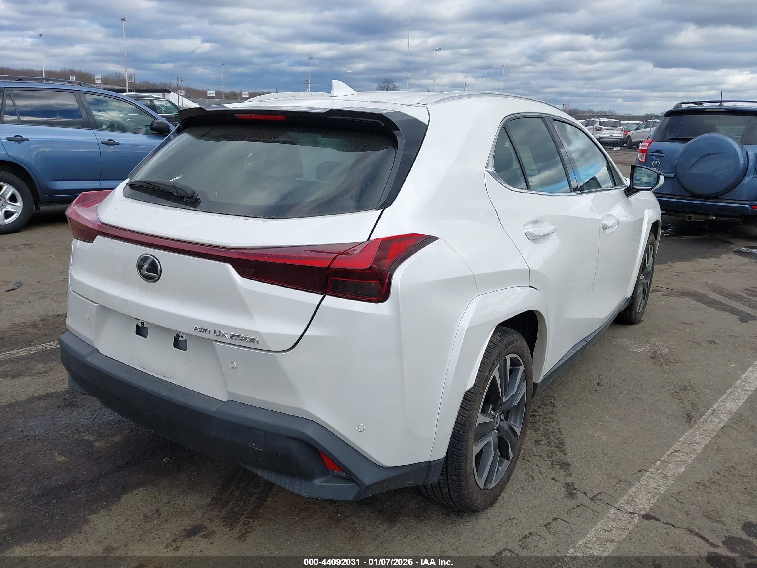 LEXUS UX image 4