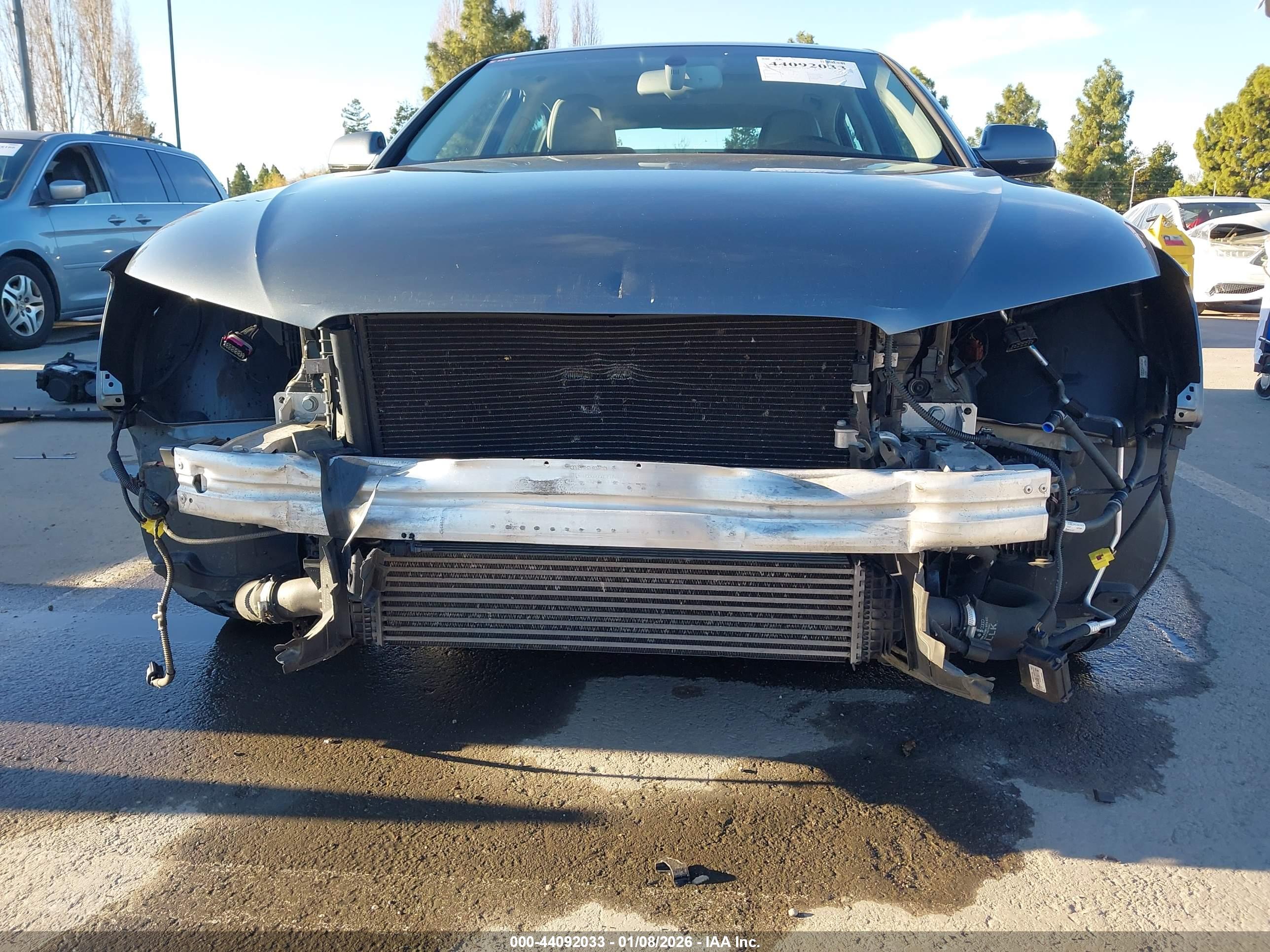 AUDI A4 image 6