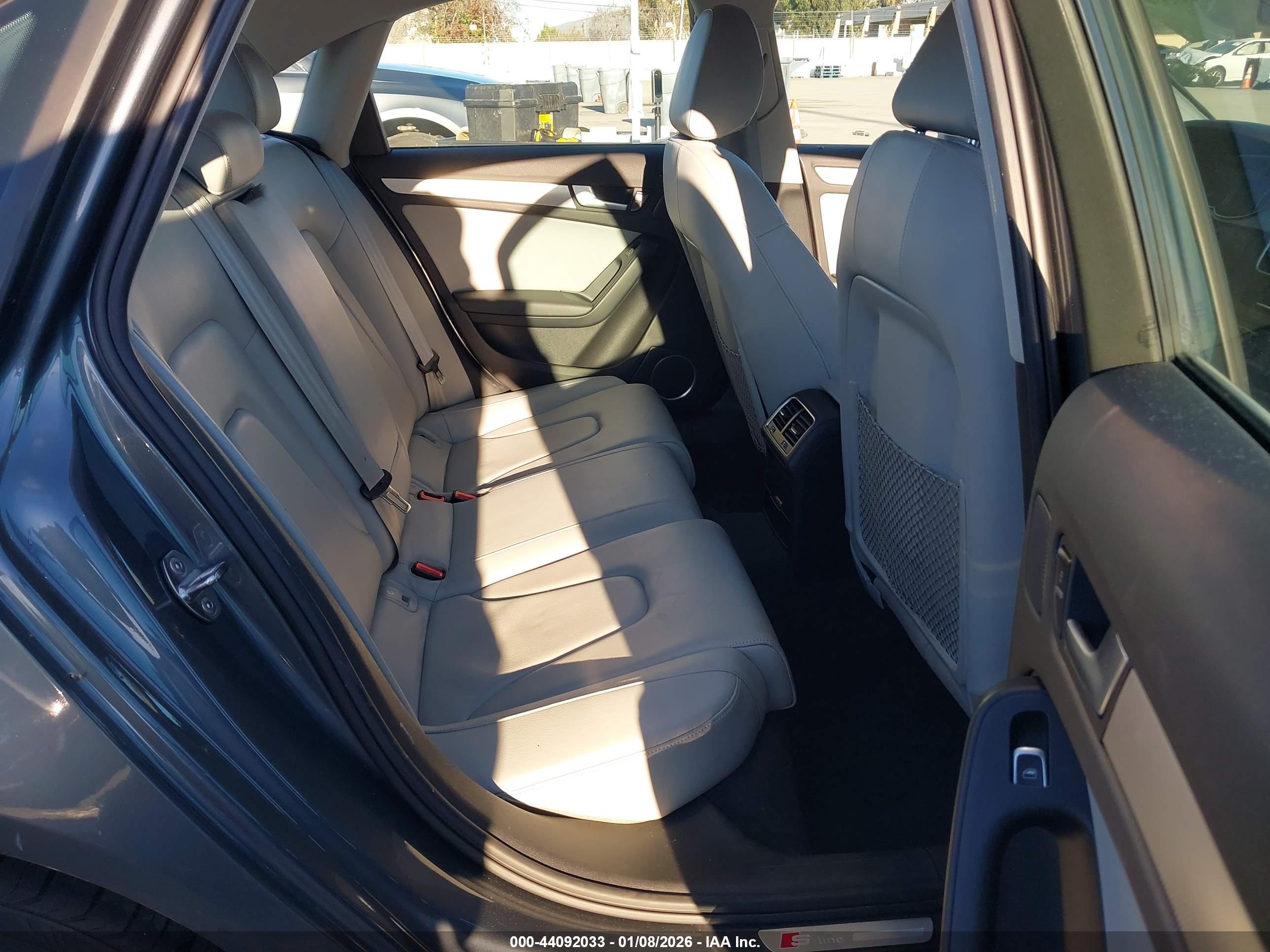 AUDI A4 image 8