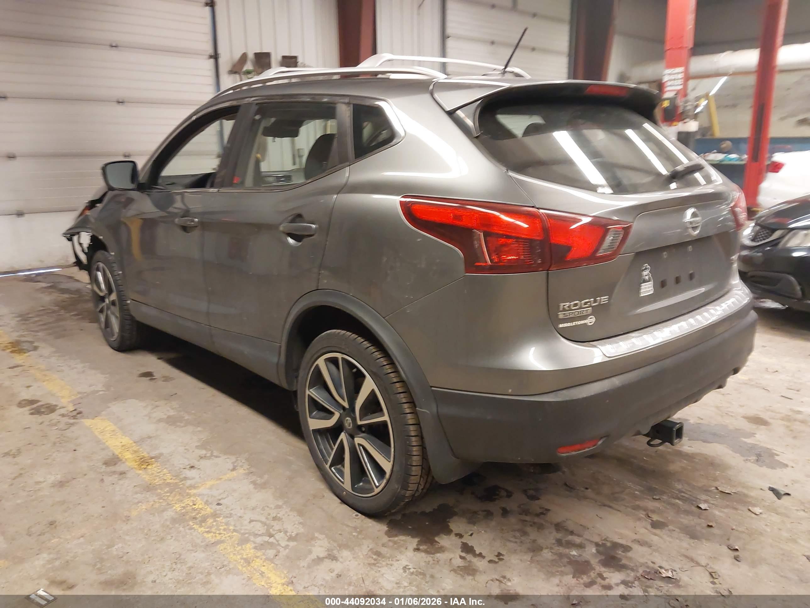 NISSAN ROGUE image 3