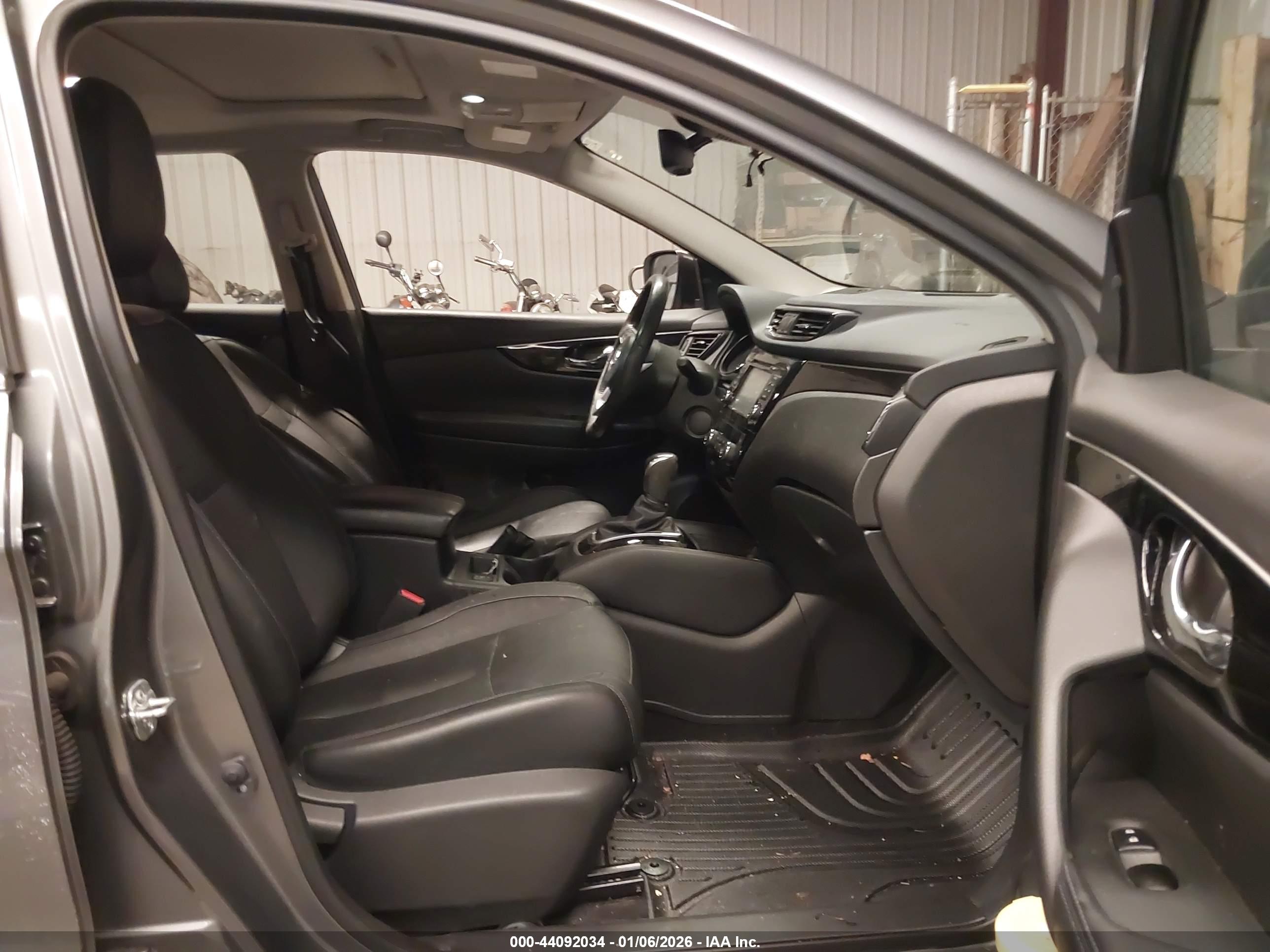 NISSAN ROGUE image 5