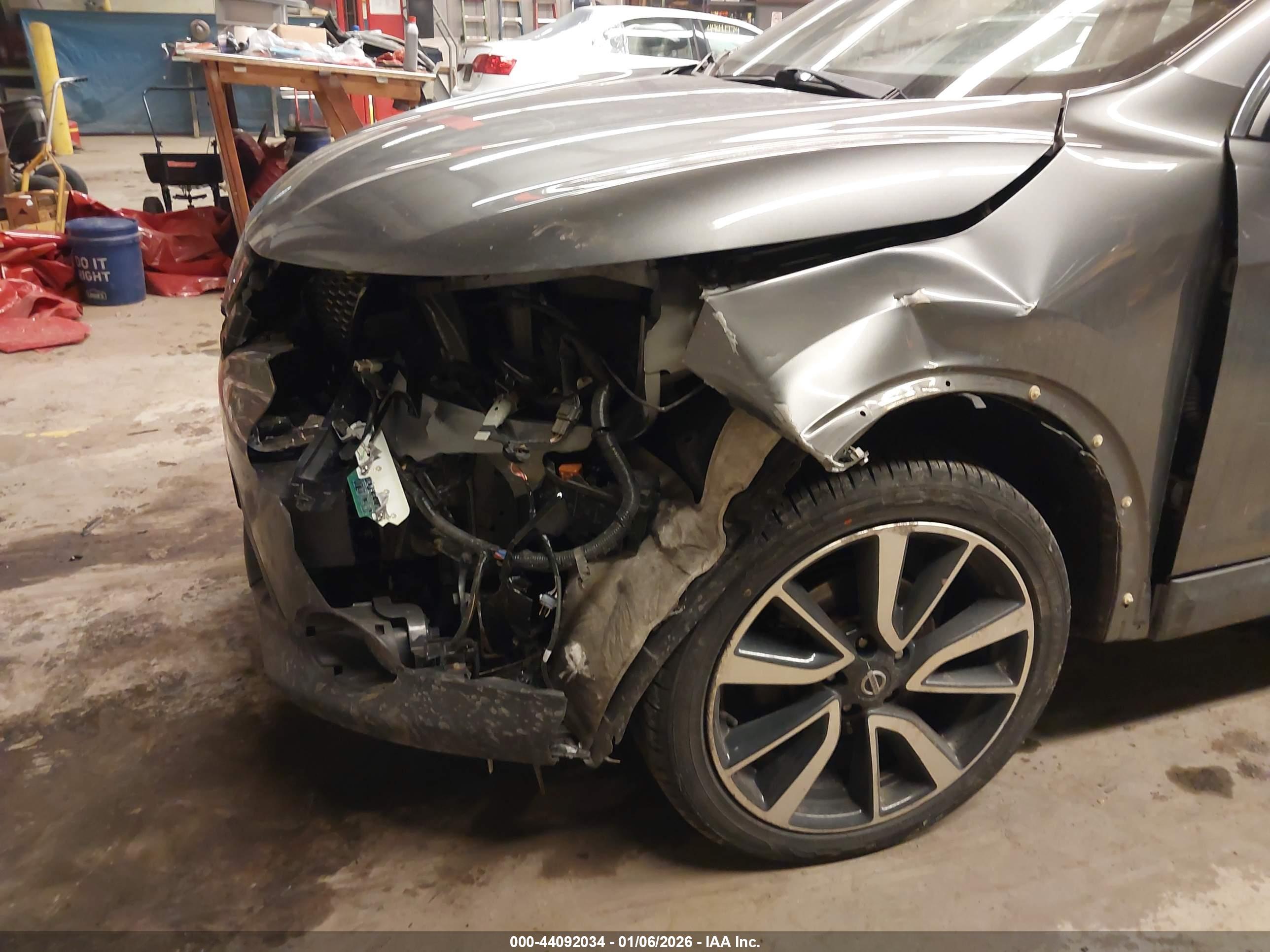NISSAN ROGUE image 6