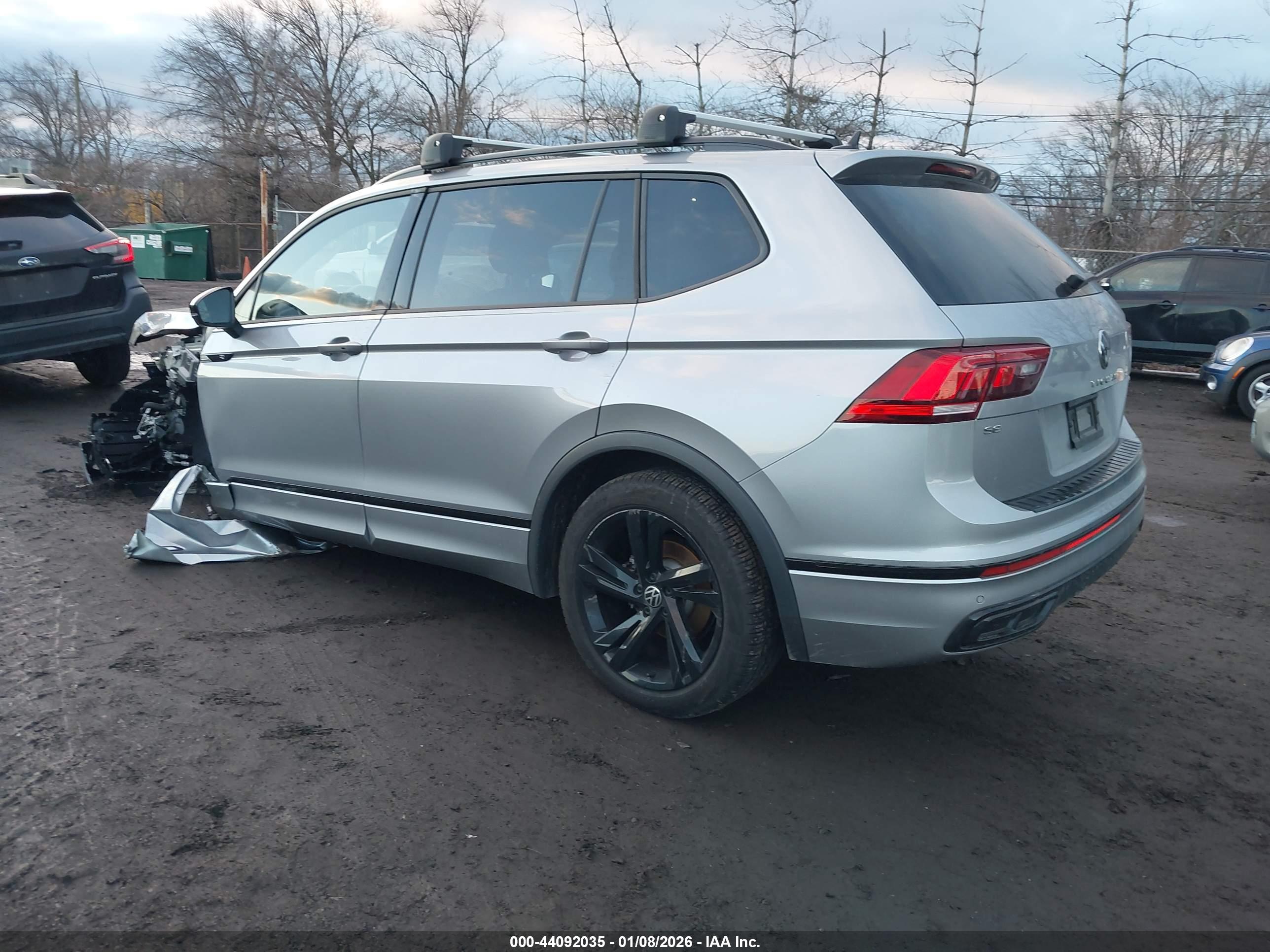 VOLKSWAGEN TIGUAN image 3