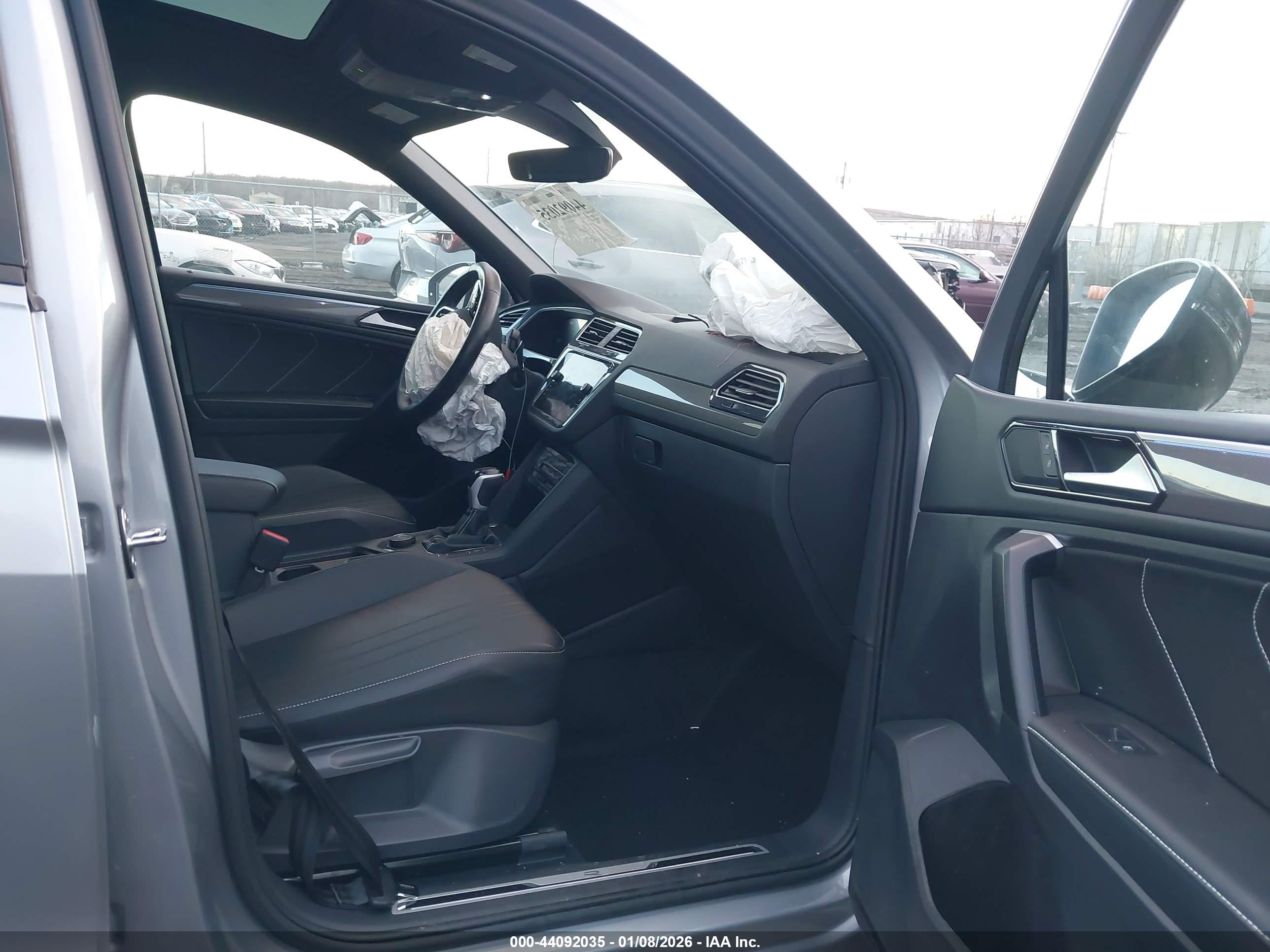 VOLKSWAGEN TIGUAN image 5