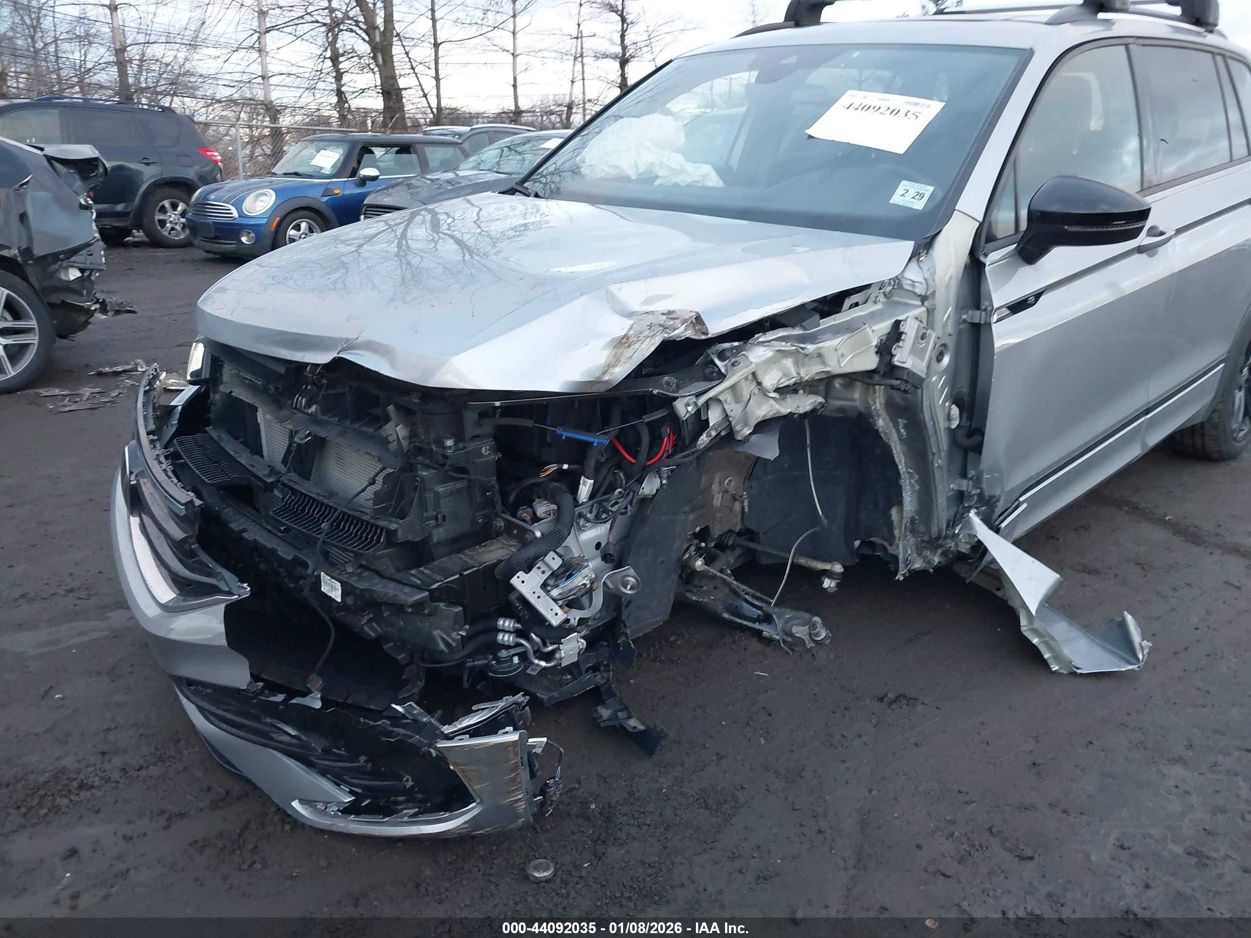 VOLKSWAGEN TIGUAN image 6