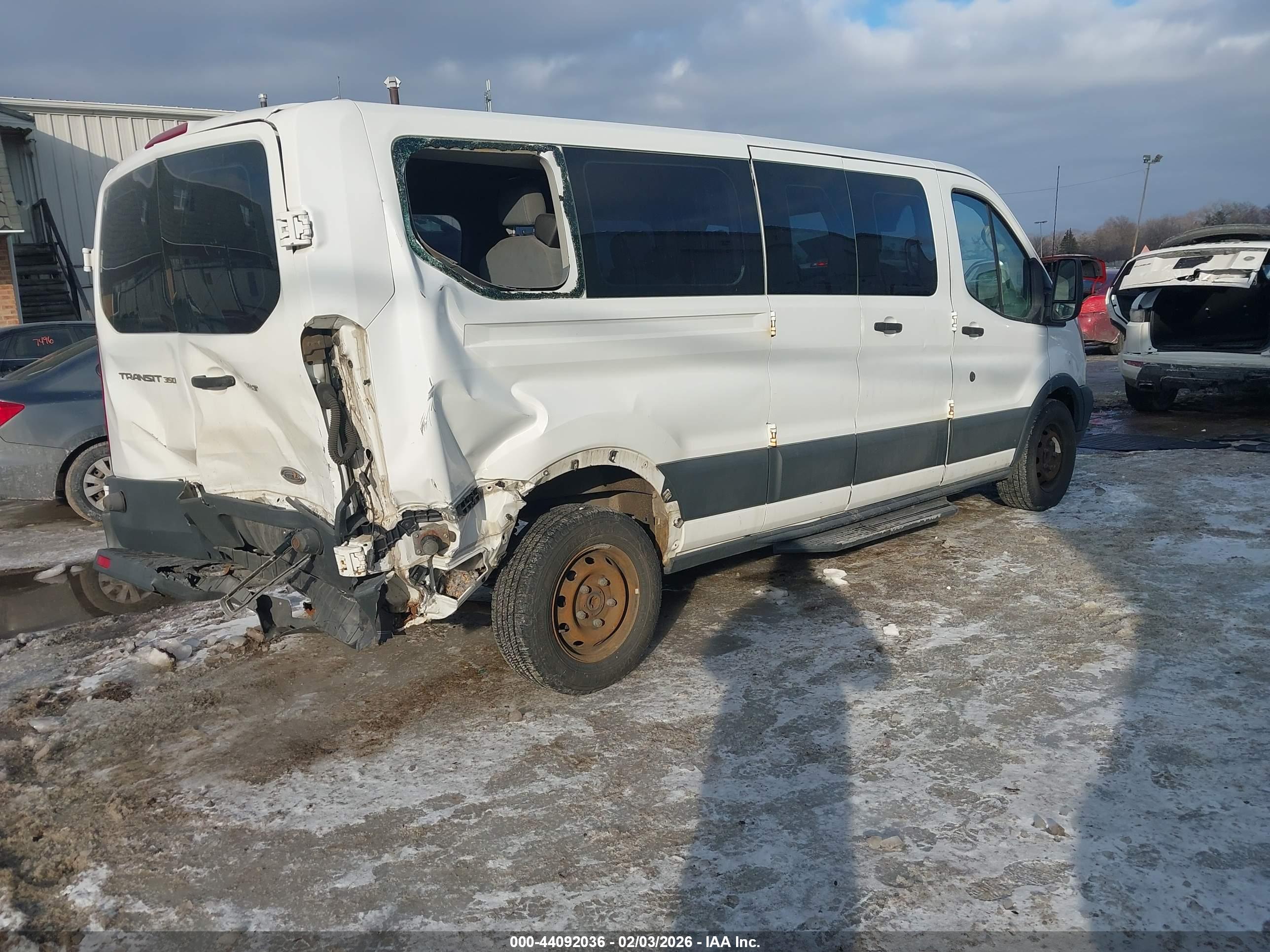 FORD TRANSIT-350 image 4
