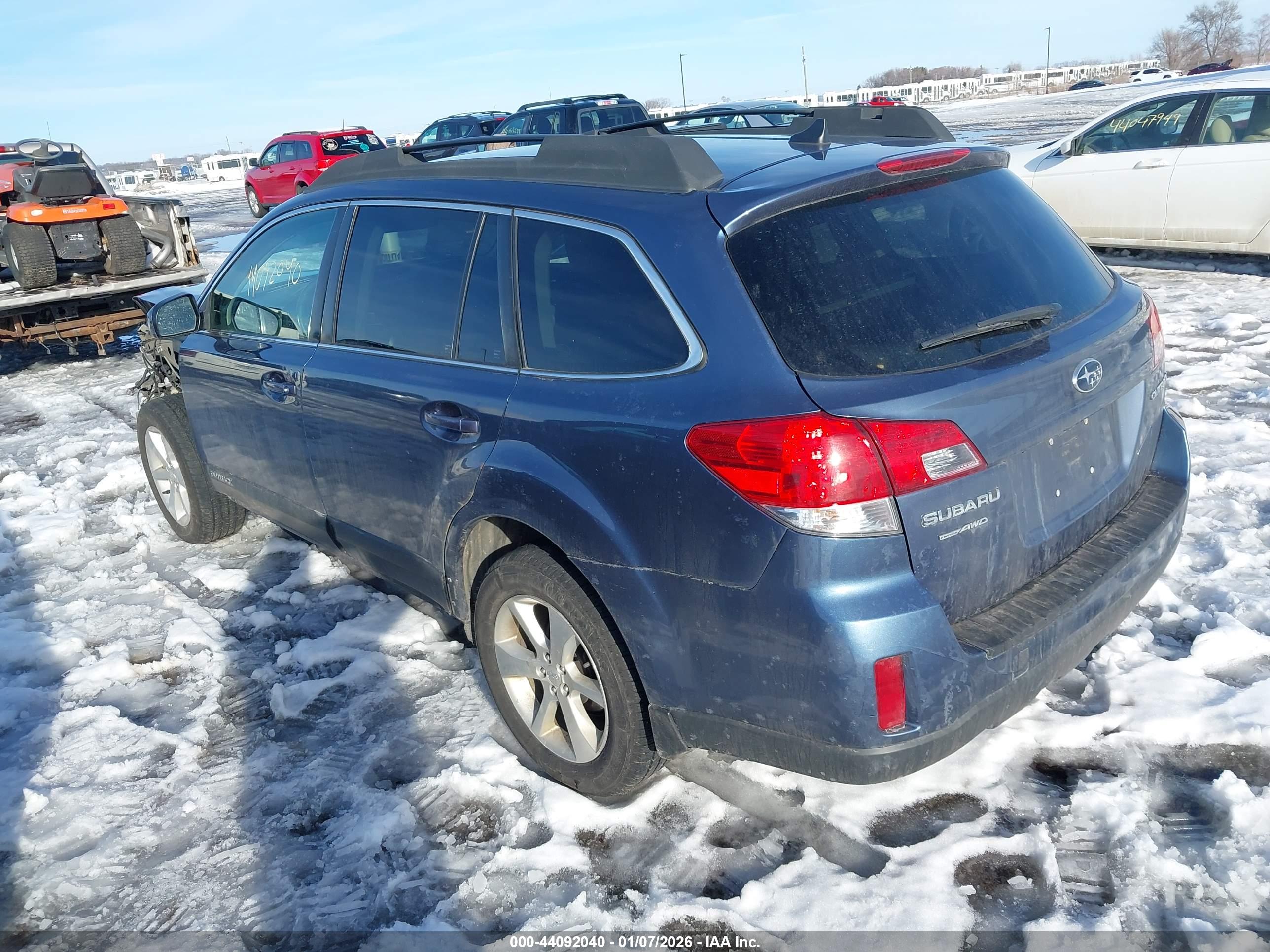 SUBARU OUTBACK image 3
