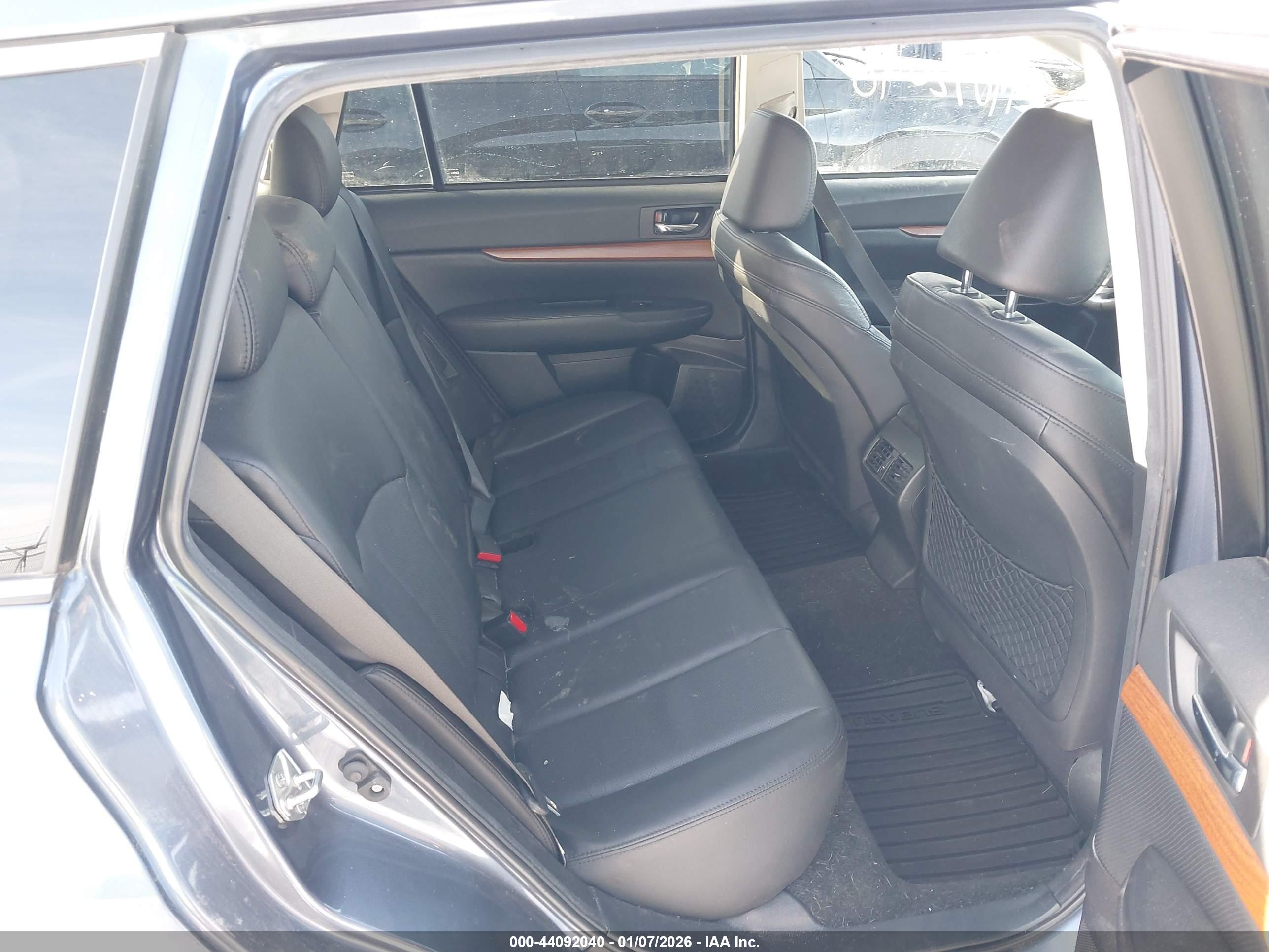 SUBARU OUTBACK image 8