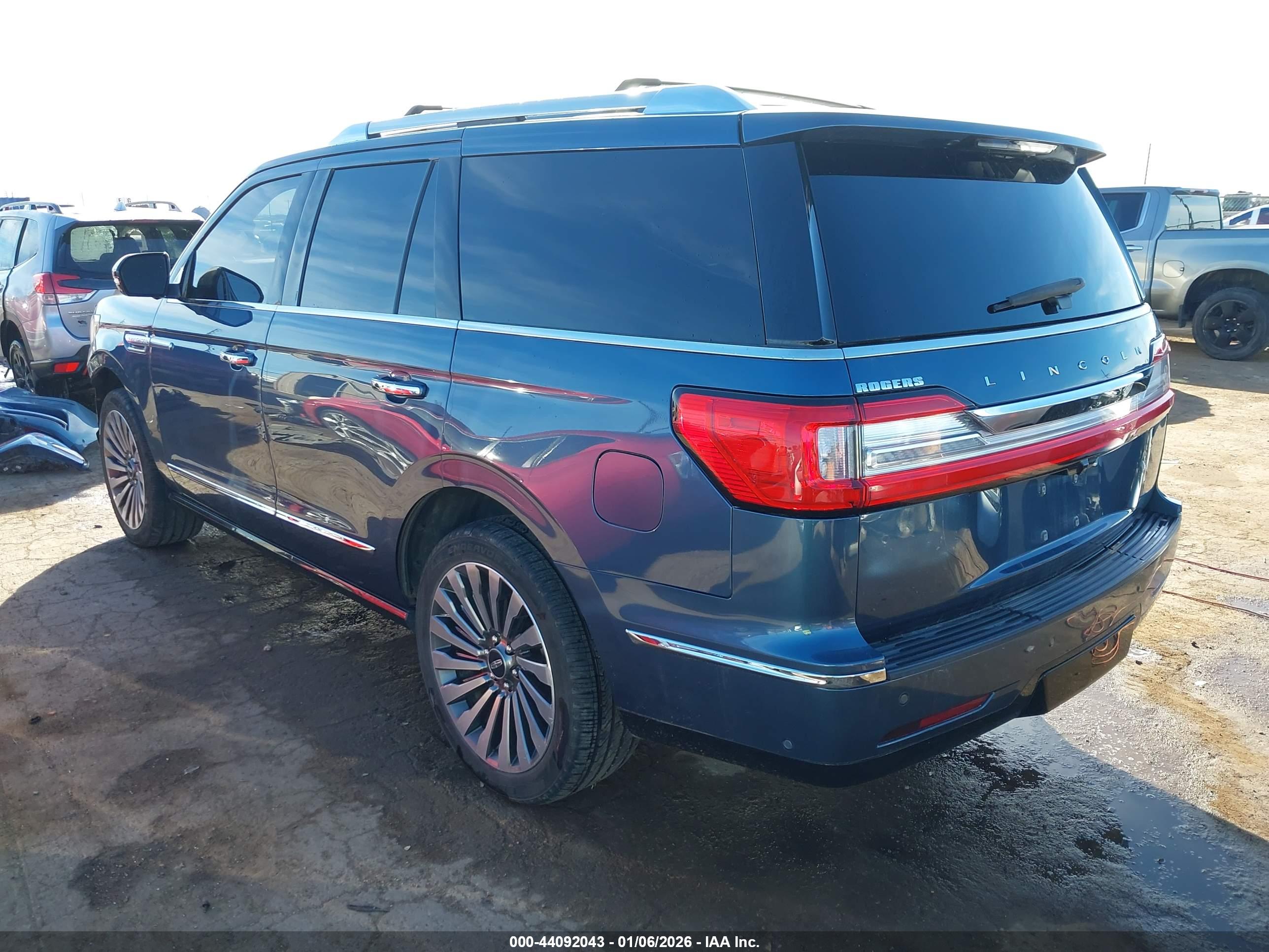 LINCOLN NAVIGATOR image 3