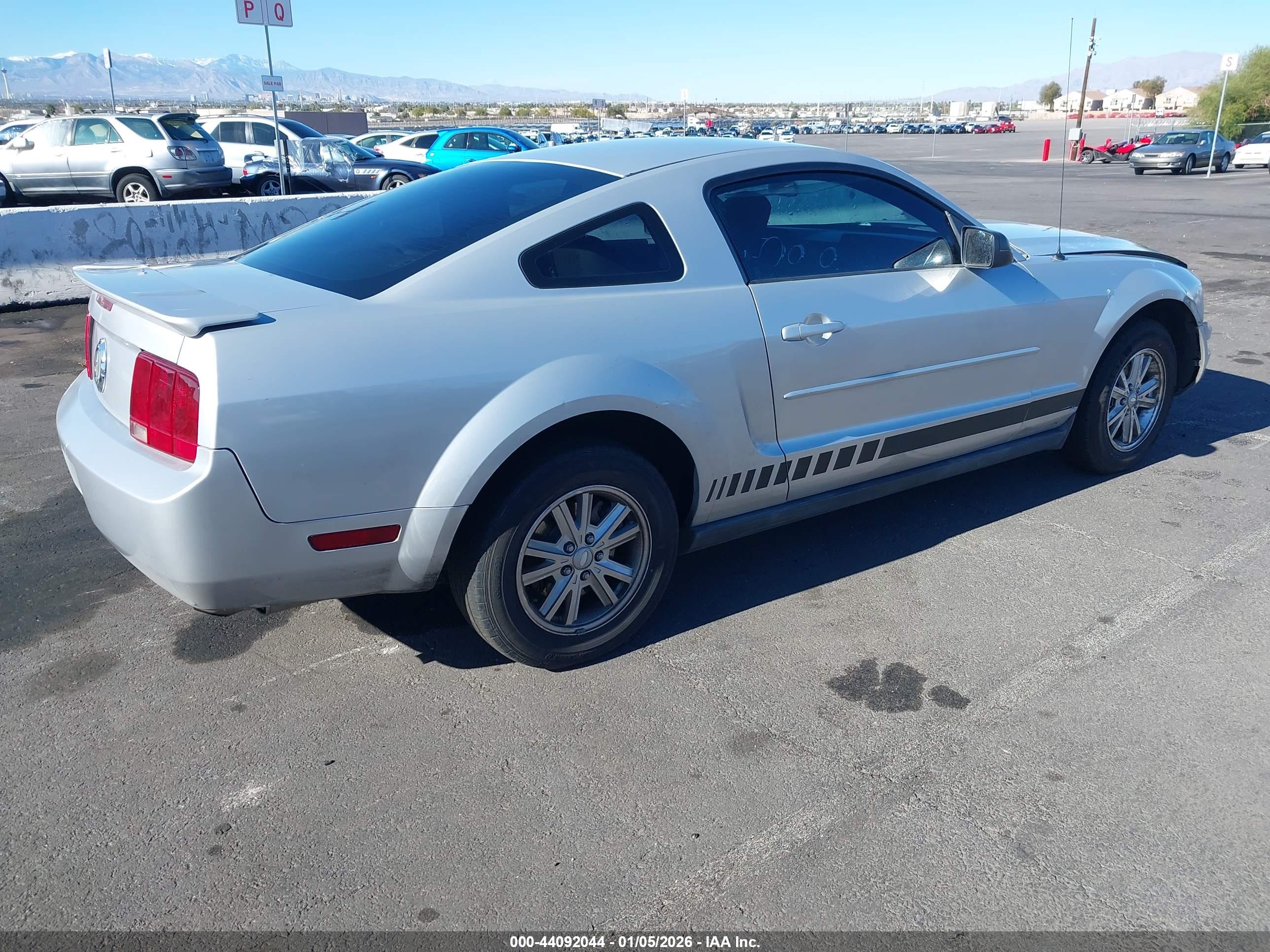FORD MUSTANG image 4