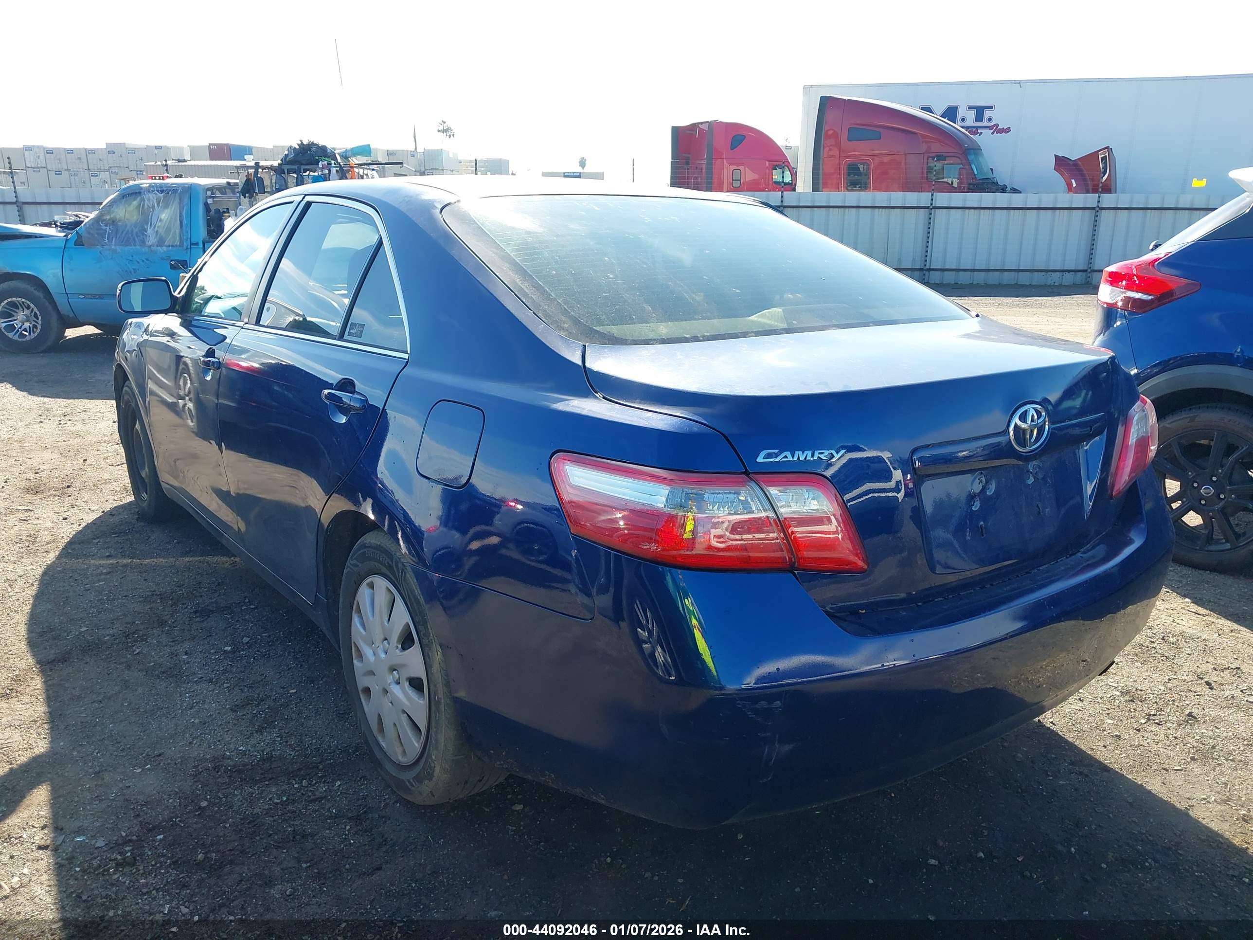 TOYOTA CAMRY image 3