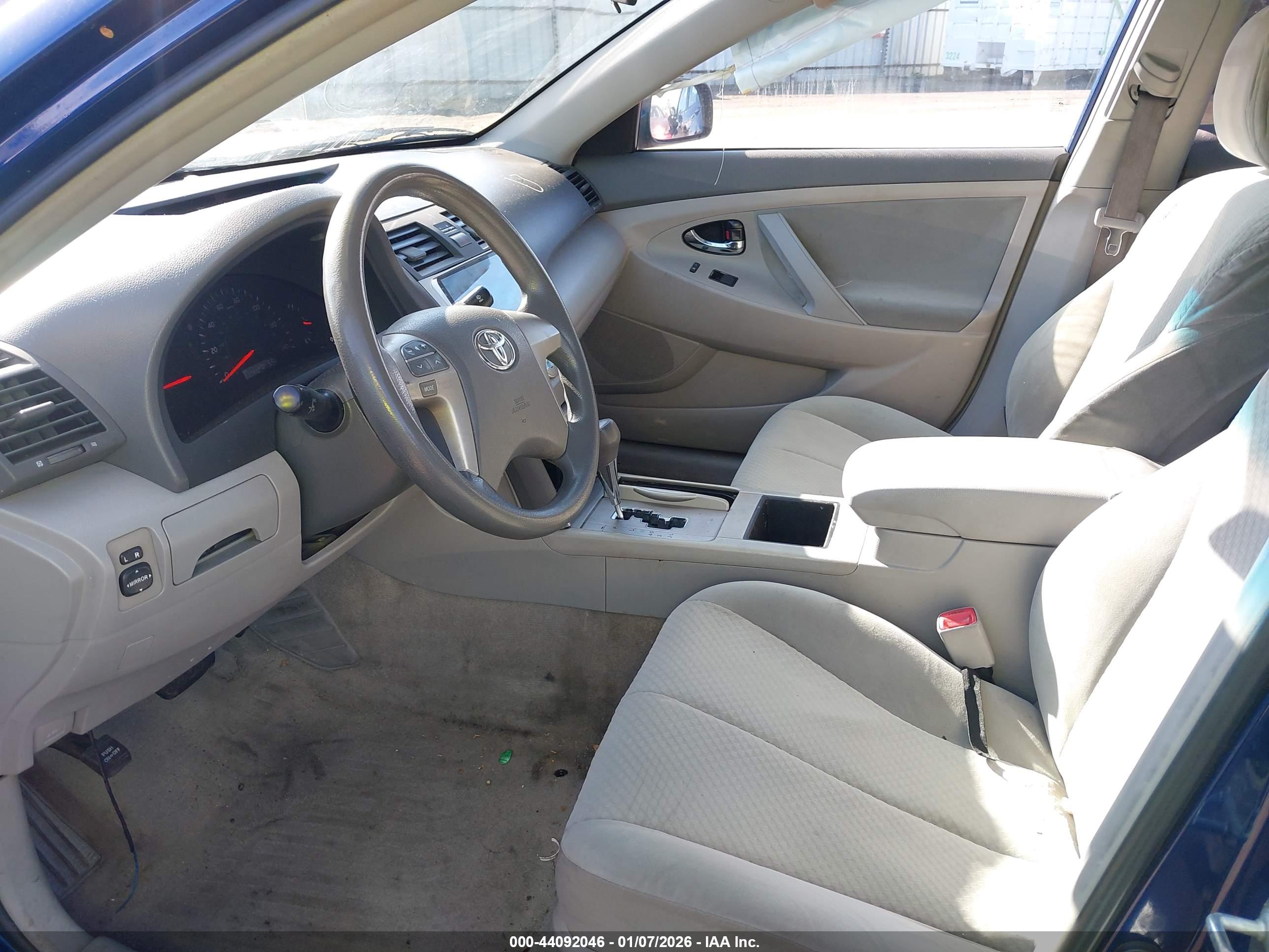 TOYOTA CAMRY image 5