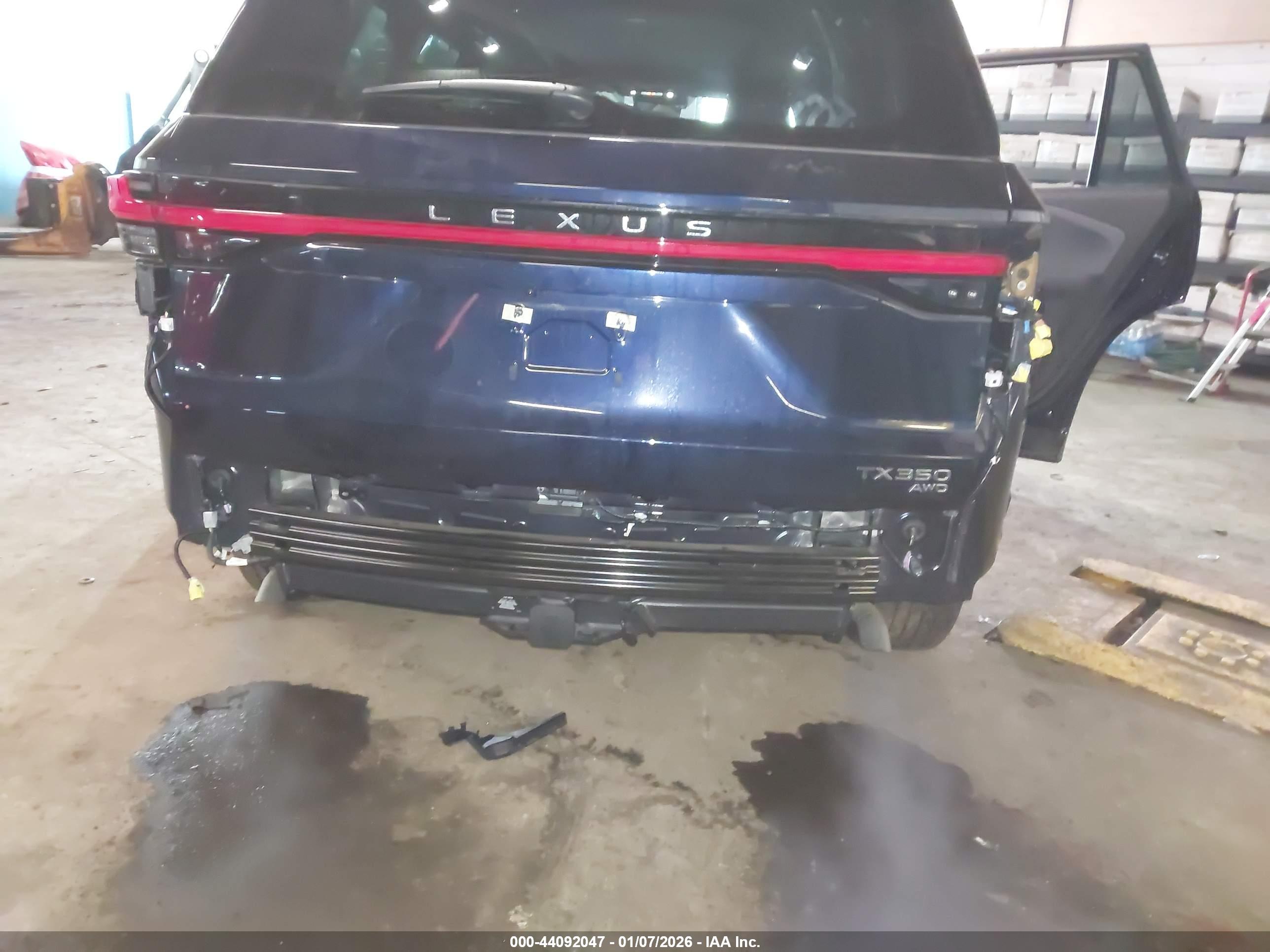 LEXUS TX image 6