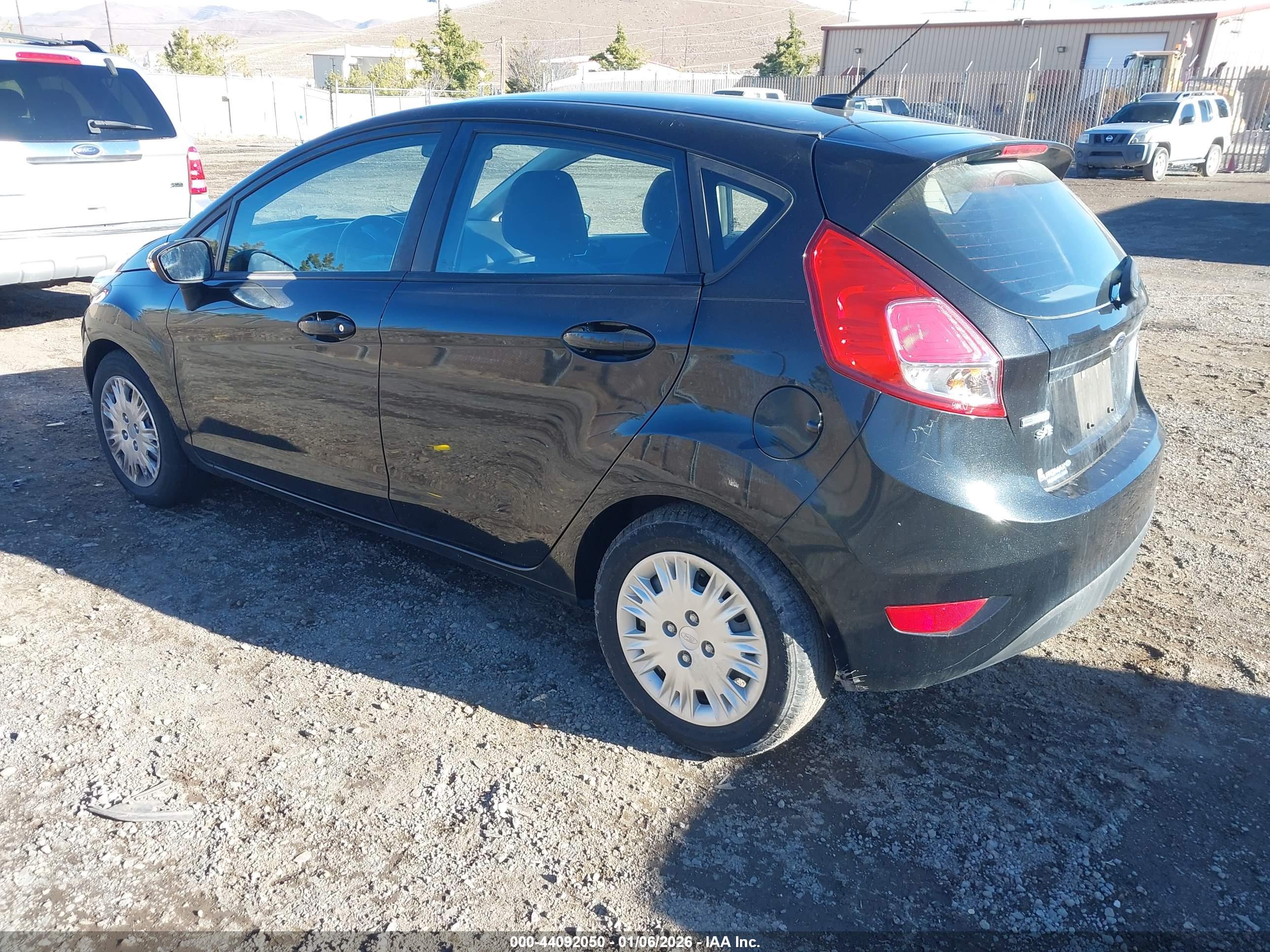 FORD FIESTA image 3