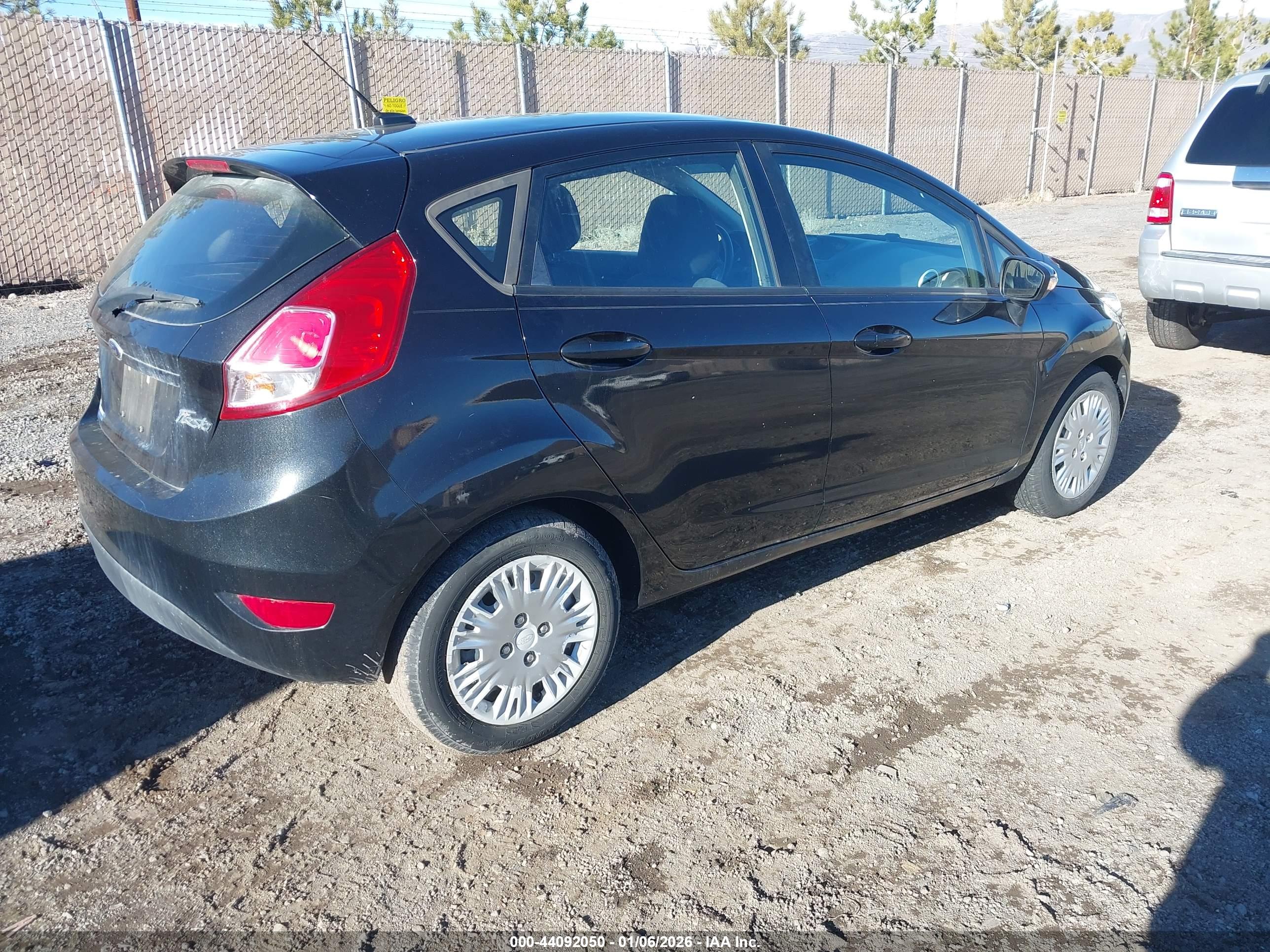 FORD FIESTA image 4