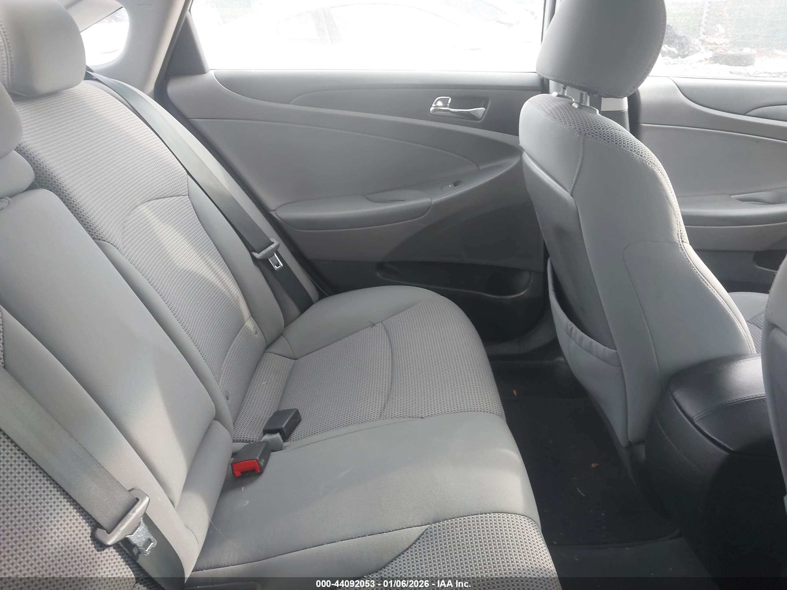 HYUNDAI SONATA image 8