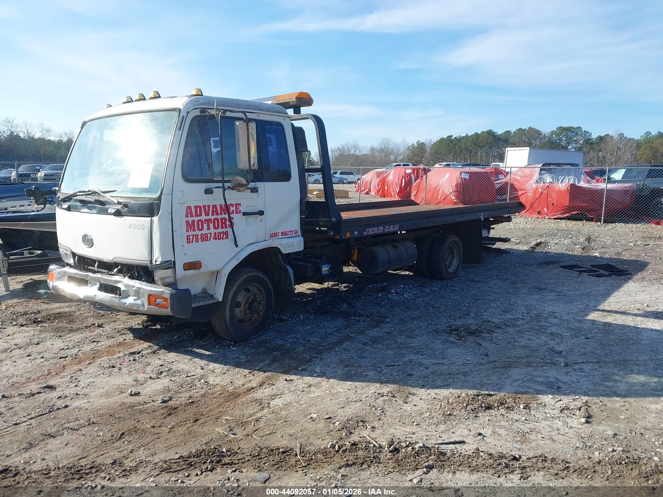 NISSAN DIESEL image 2
