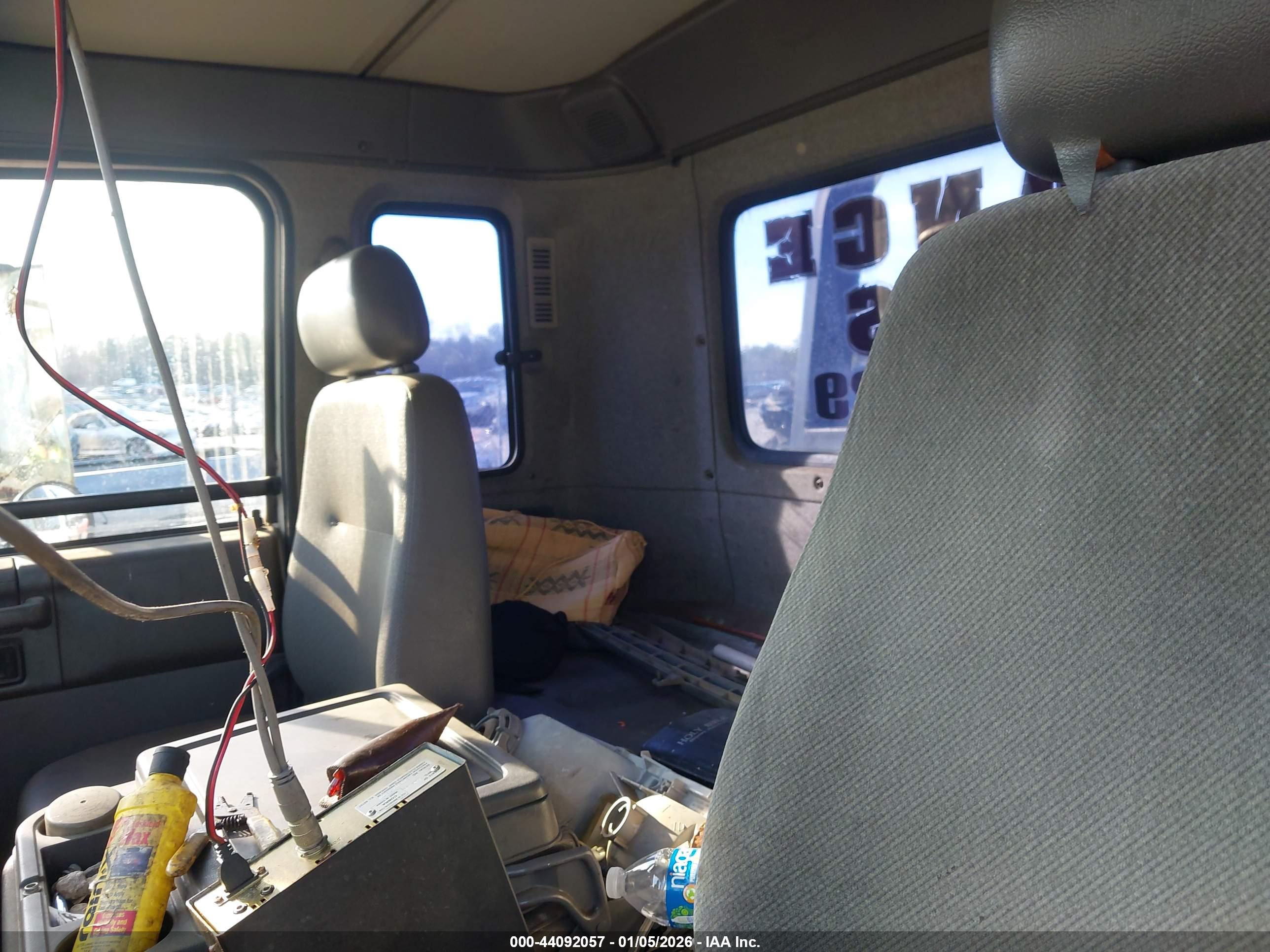 NISSAN DIESEL image 8