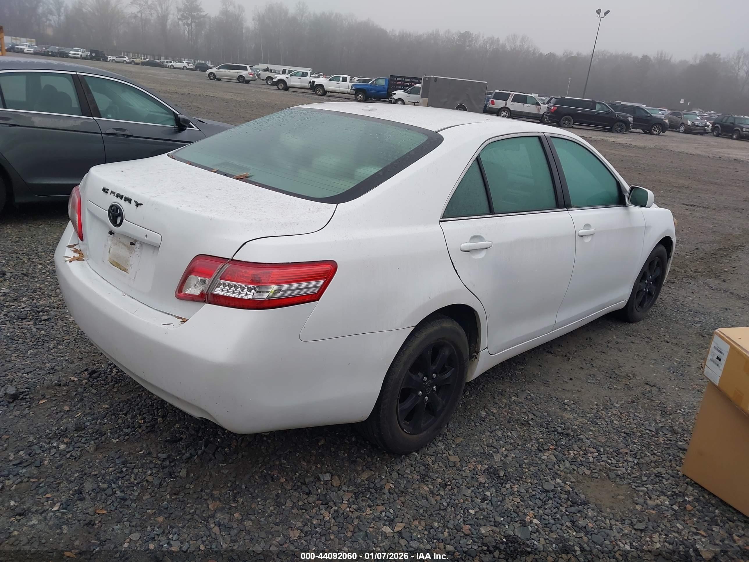 TOYOTA CAMRY image 4
