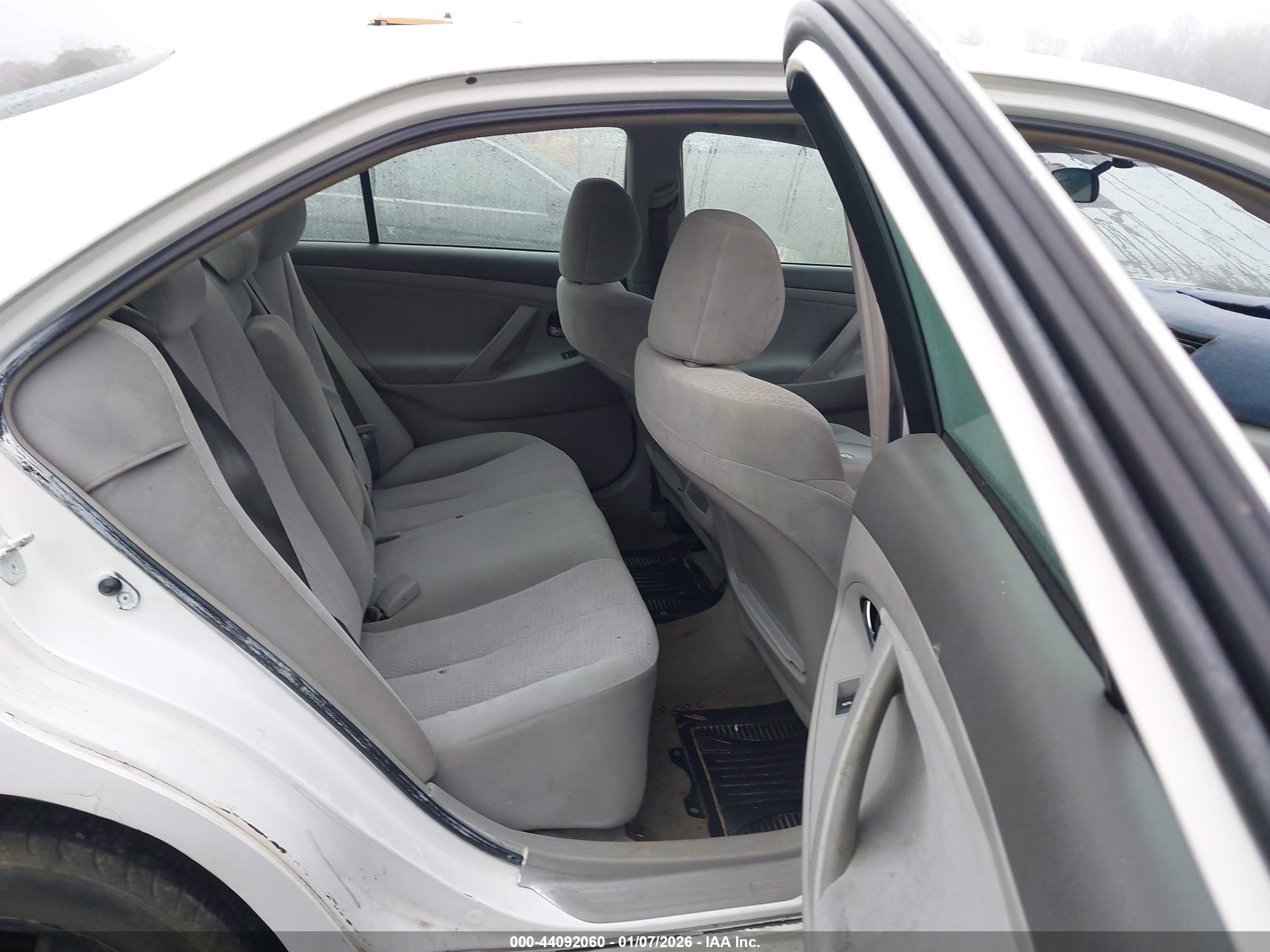 TOYOTA CAMRY image 8