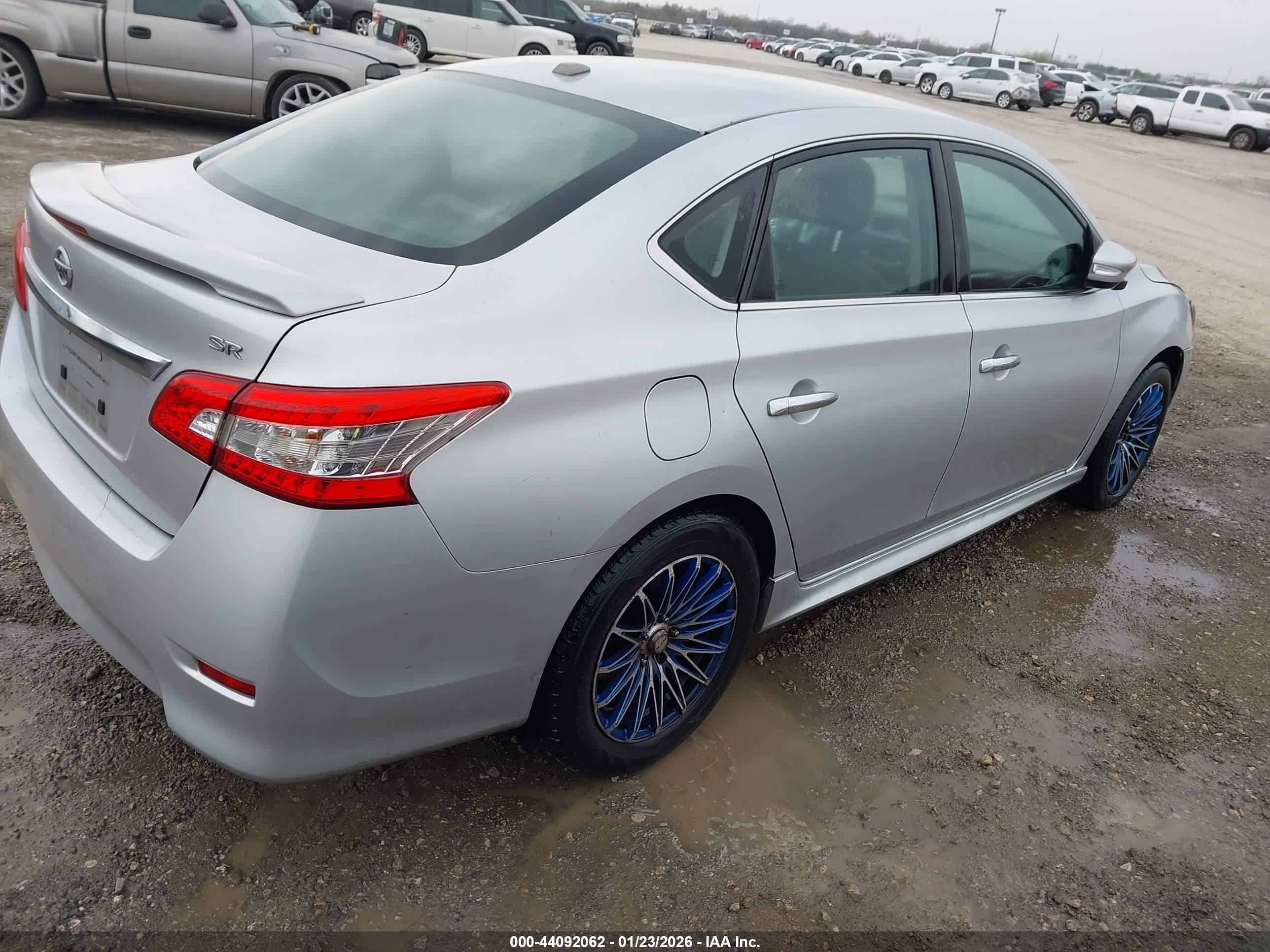 NISSAN SENTRA image 4