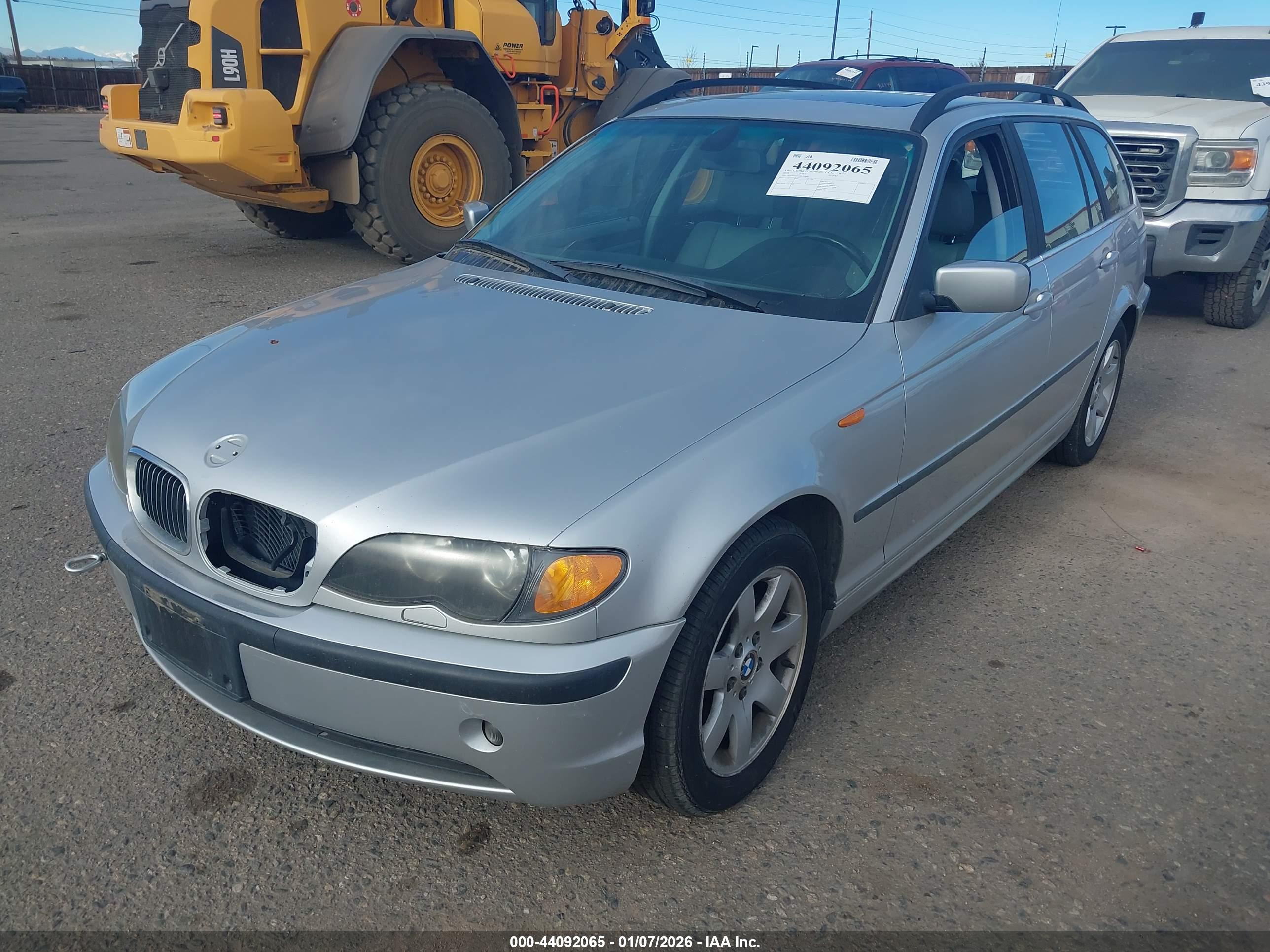 BMW 325XIT image 2