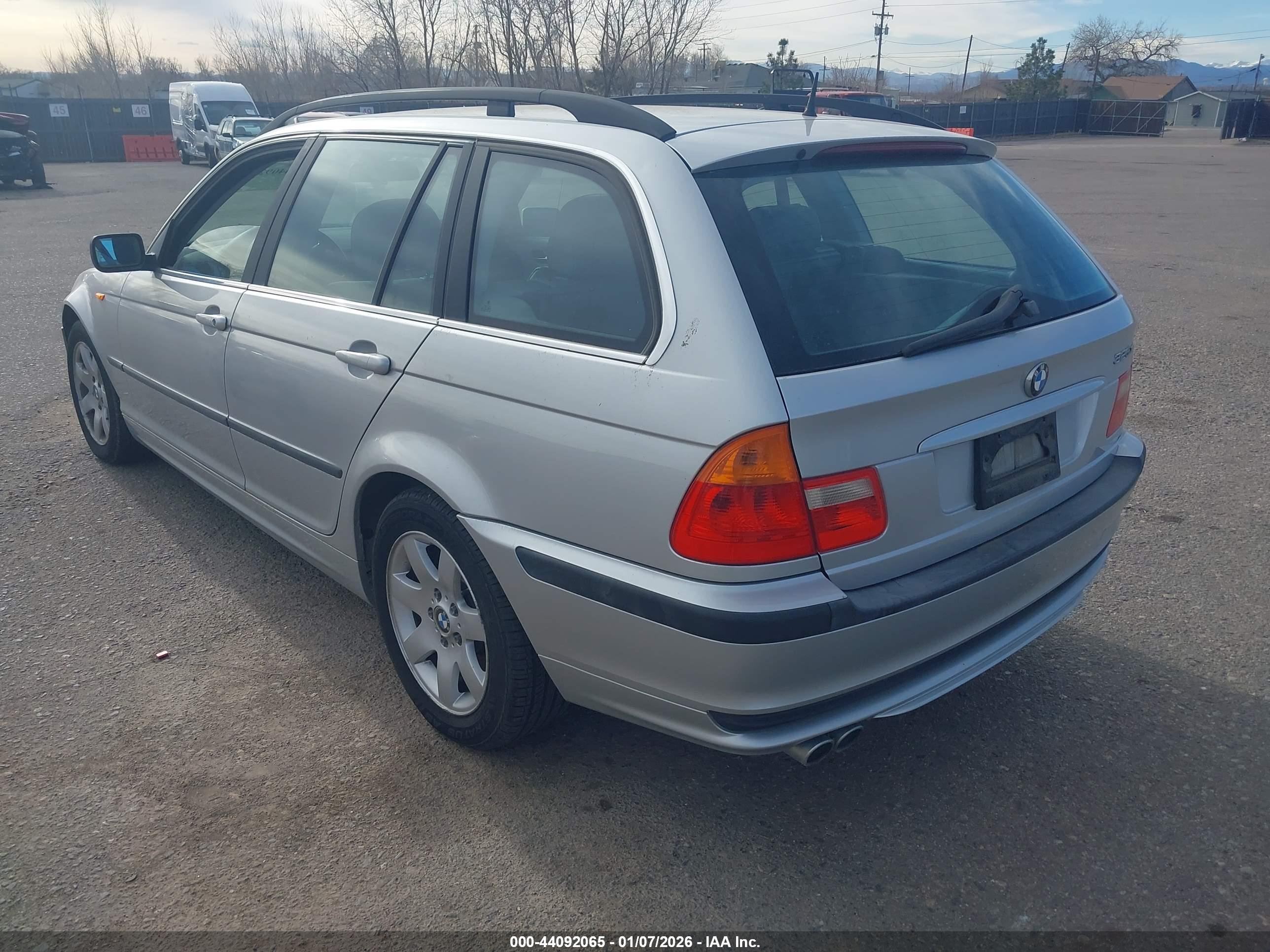BMW 325XIT image 3