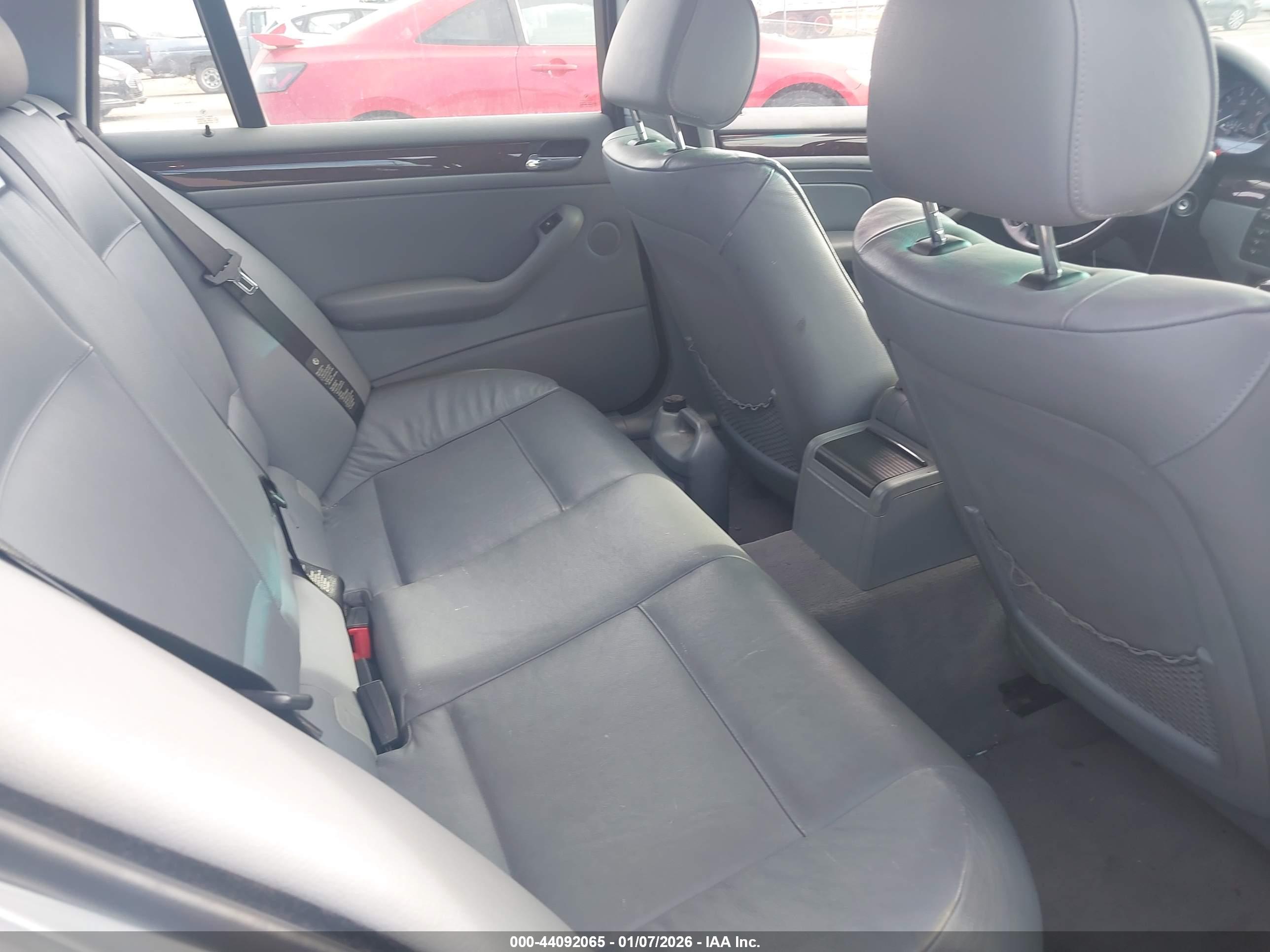 BMW 325XIT image 8