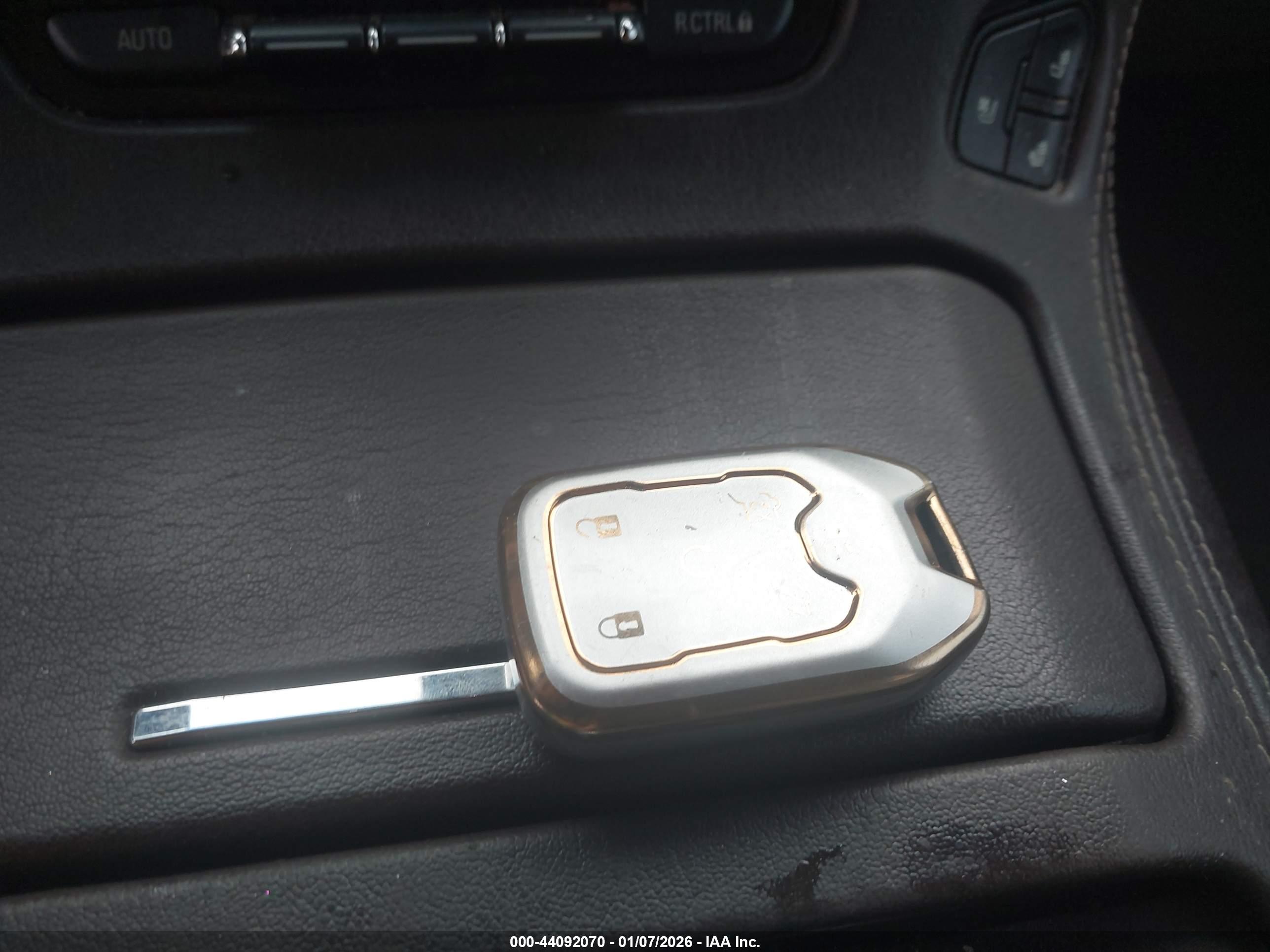 CHEVROLET SUBURBAN image 11