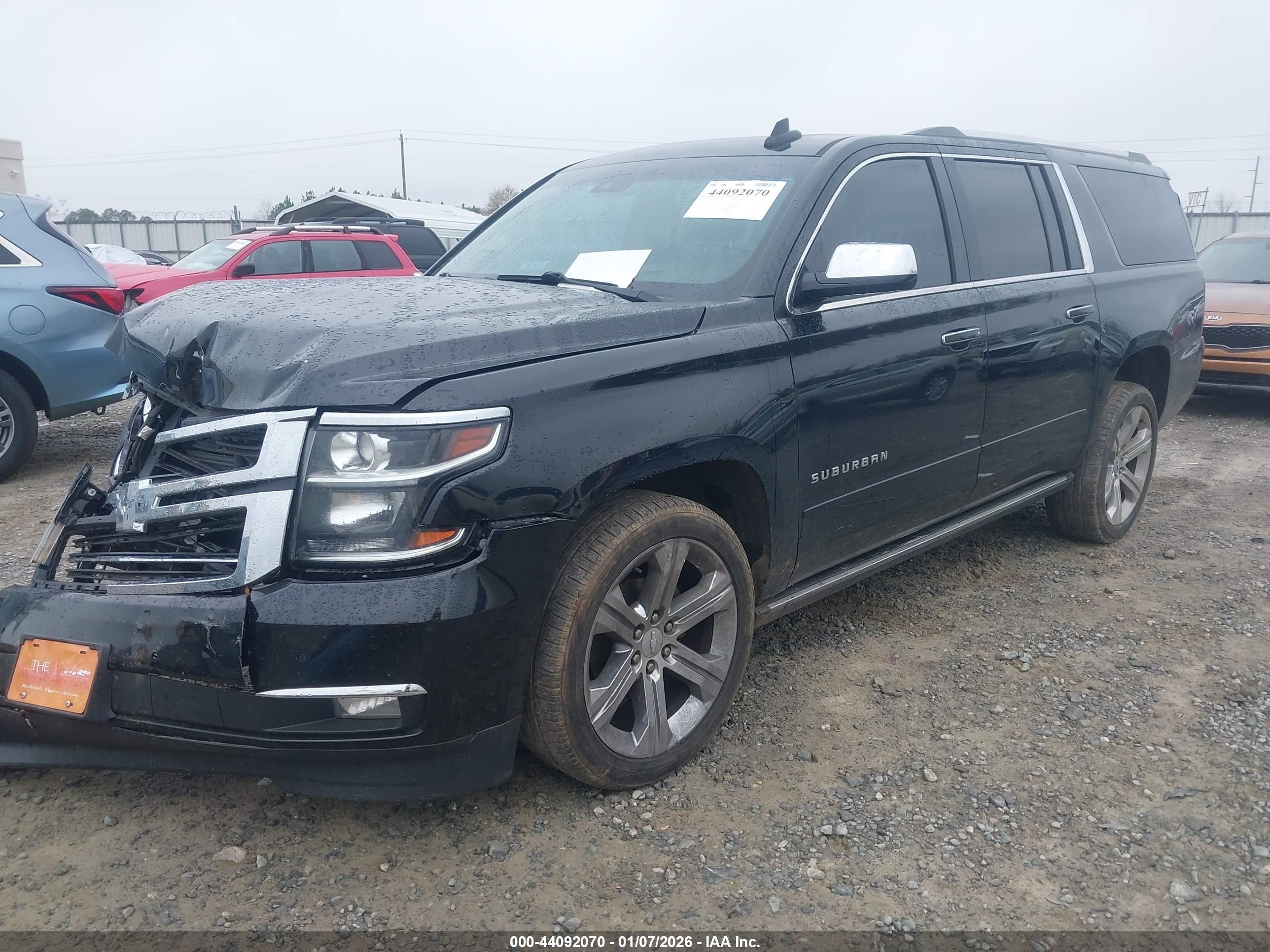 CHEVROLET SUBURBAN image 2