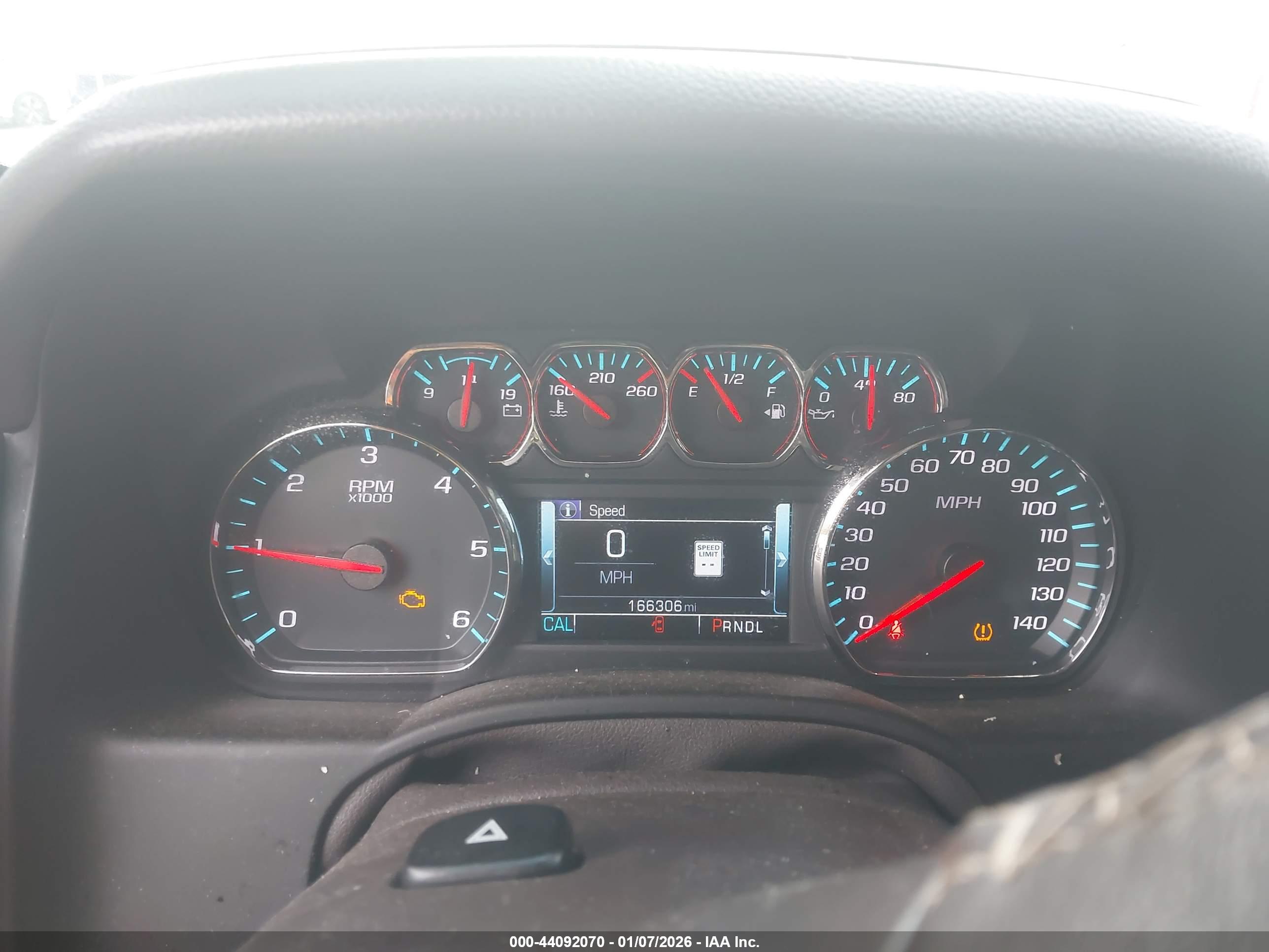 CHEVROLET SUBURBAN image 7