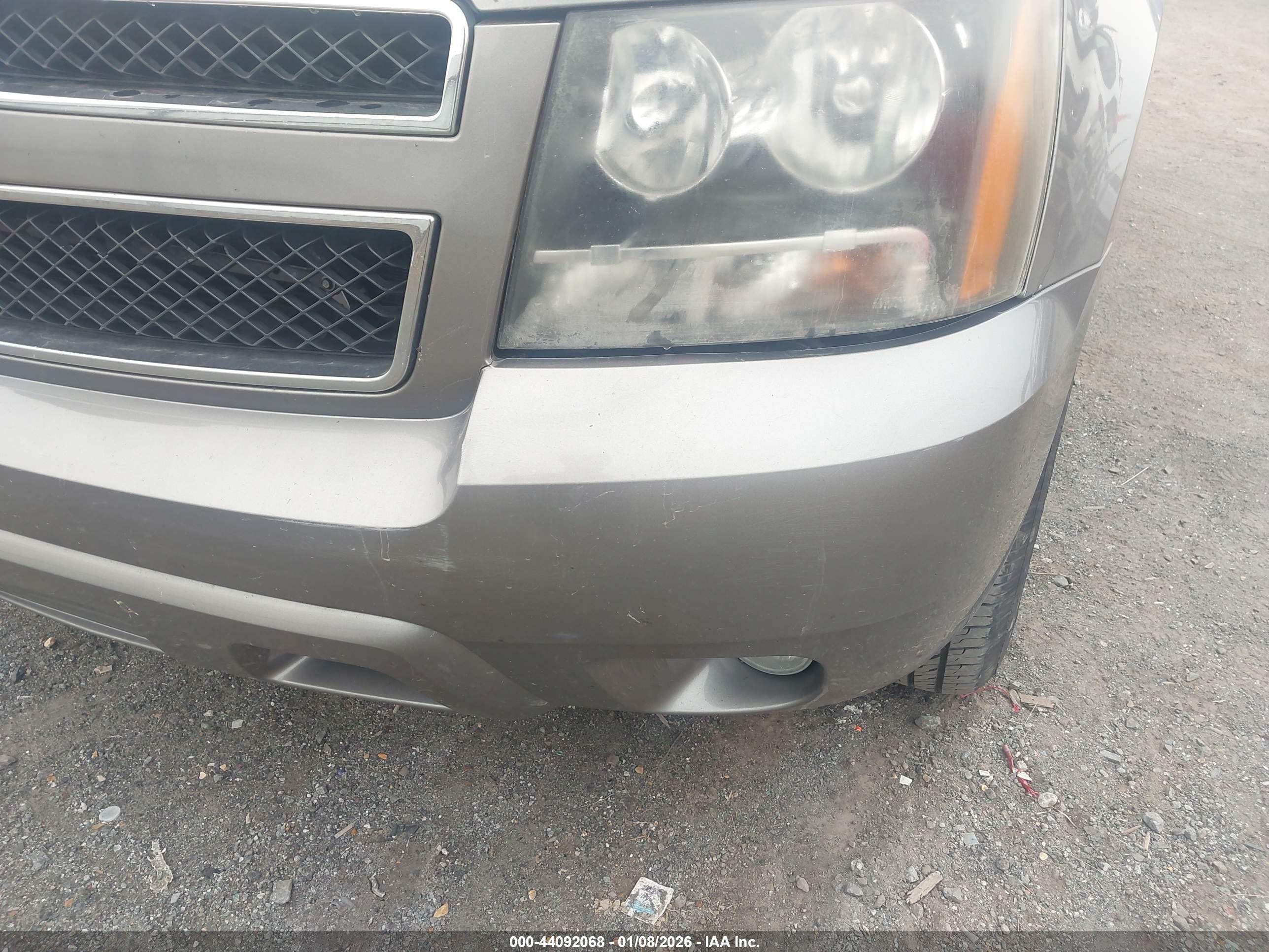 CHEVROLET SUBURBAN image 6