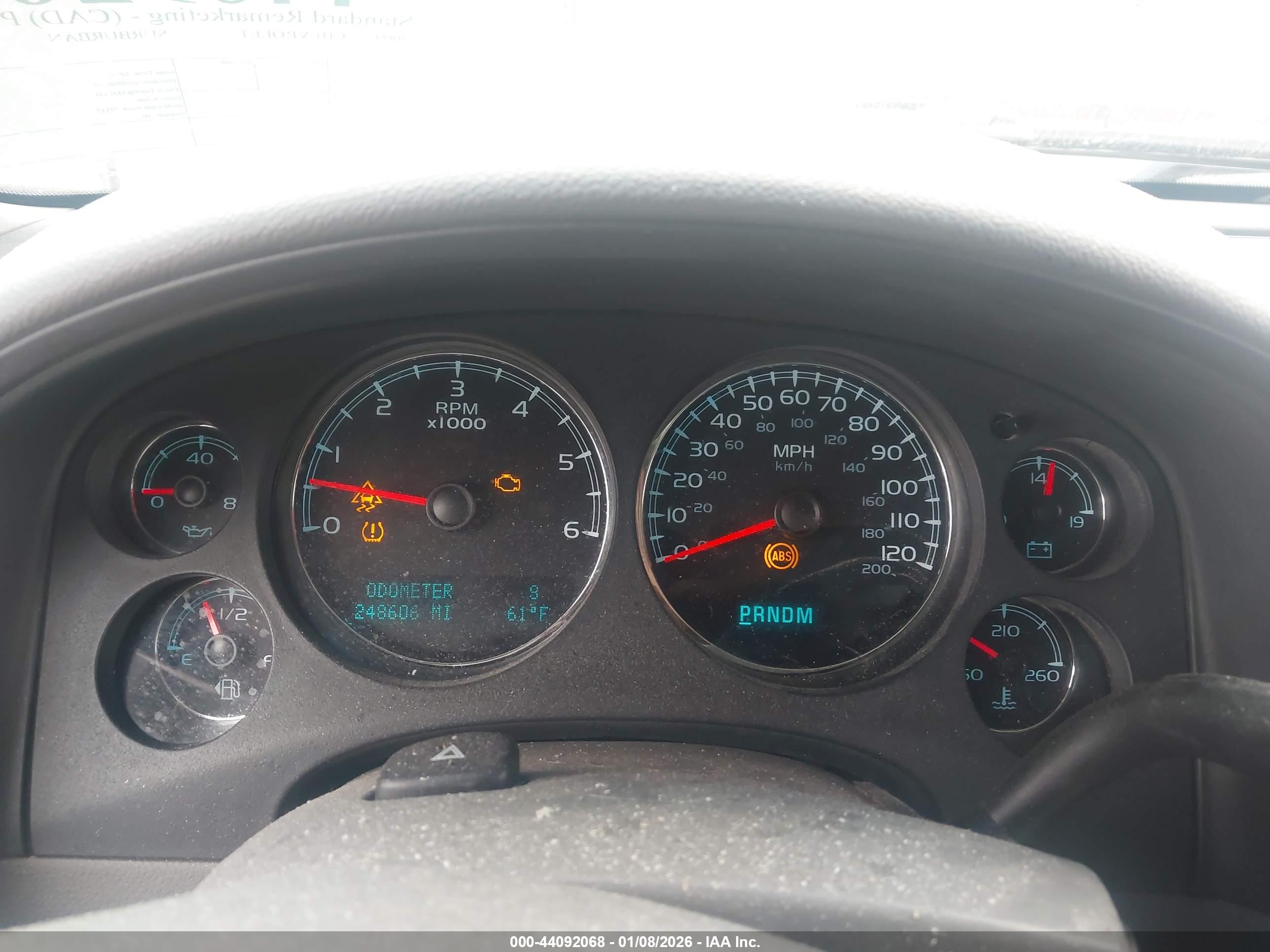 CHEVROLET SUBURBAN image 7