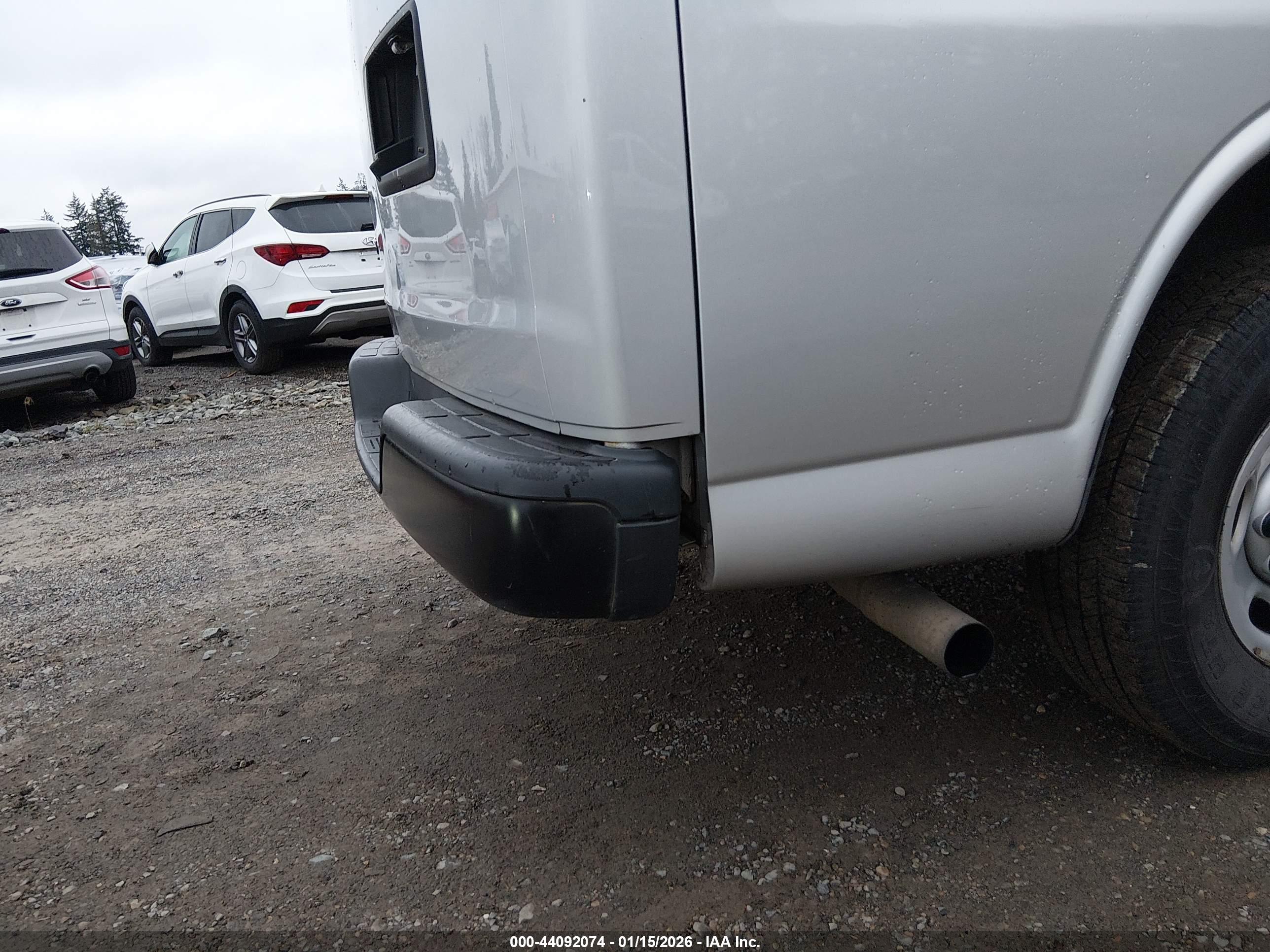 CHEVROLET EXPRESS image 6