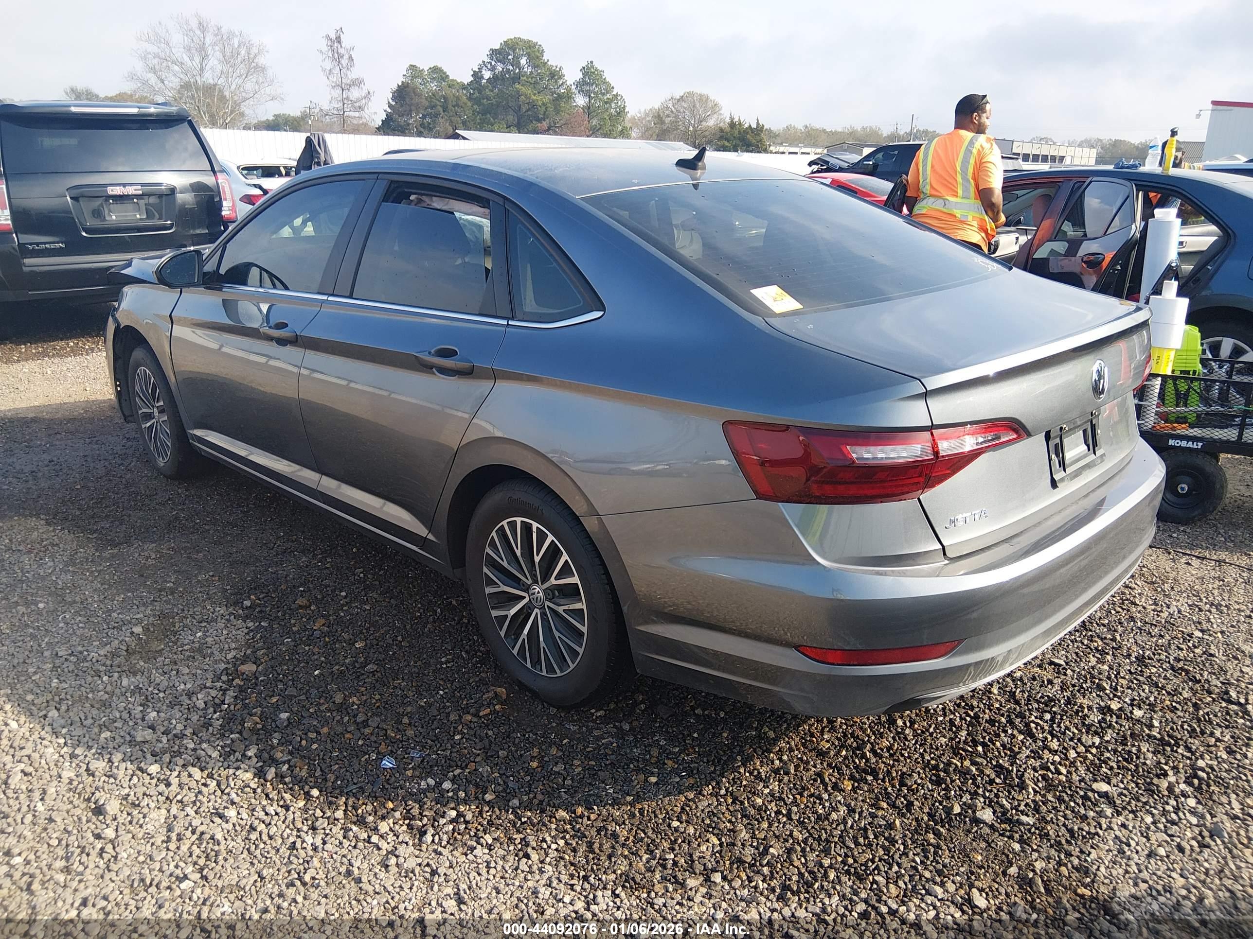 VOLKSWAGEN JETTA image 3