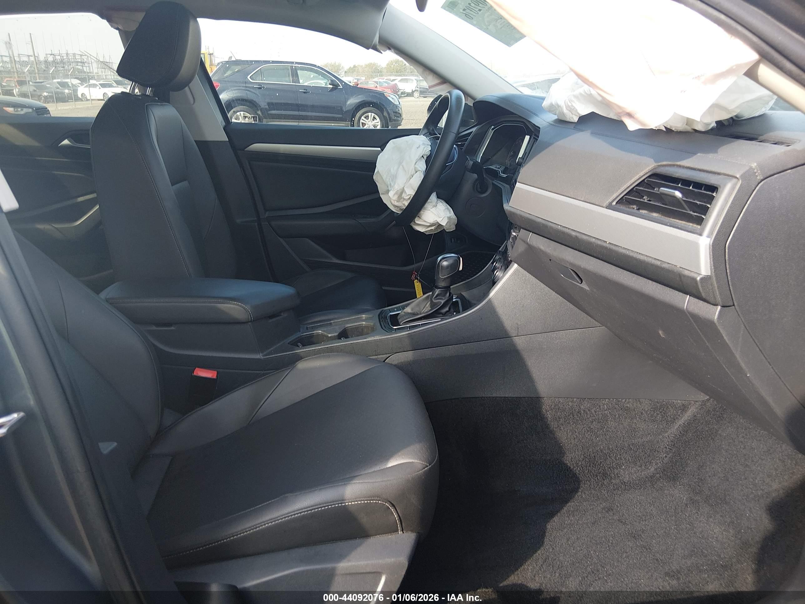 VOLKSWAGEN JETTA image 5