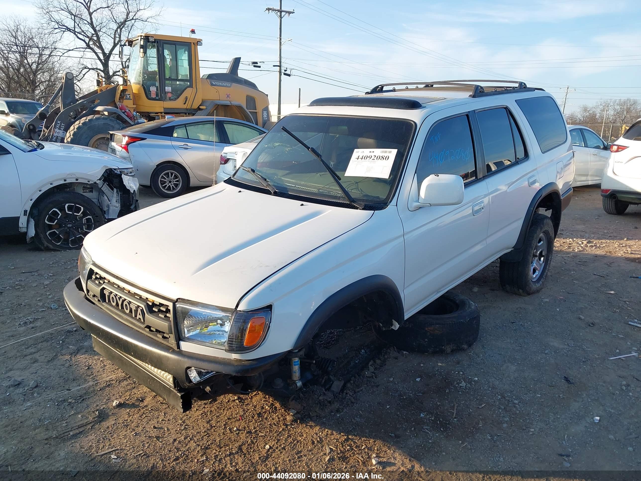 TOYOTA 4RUNNER image 2