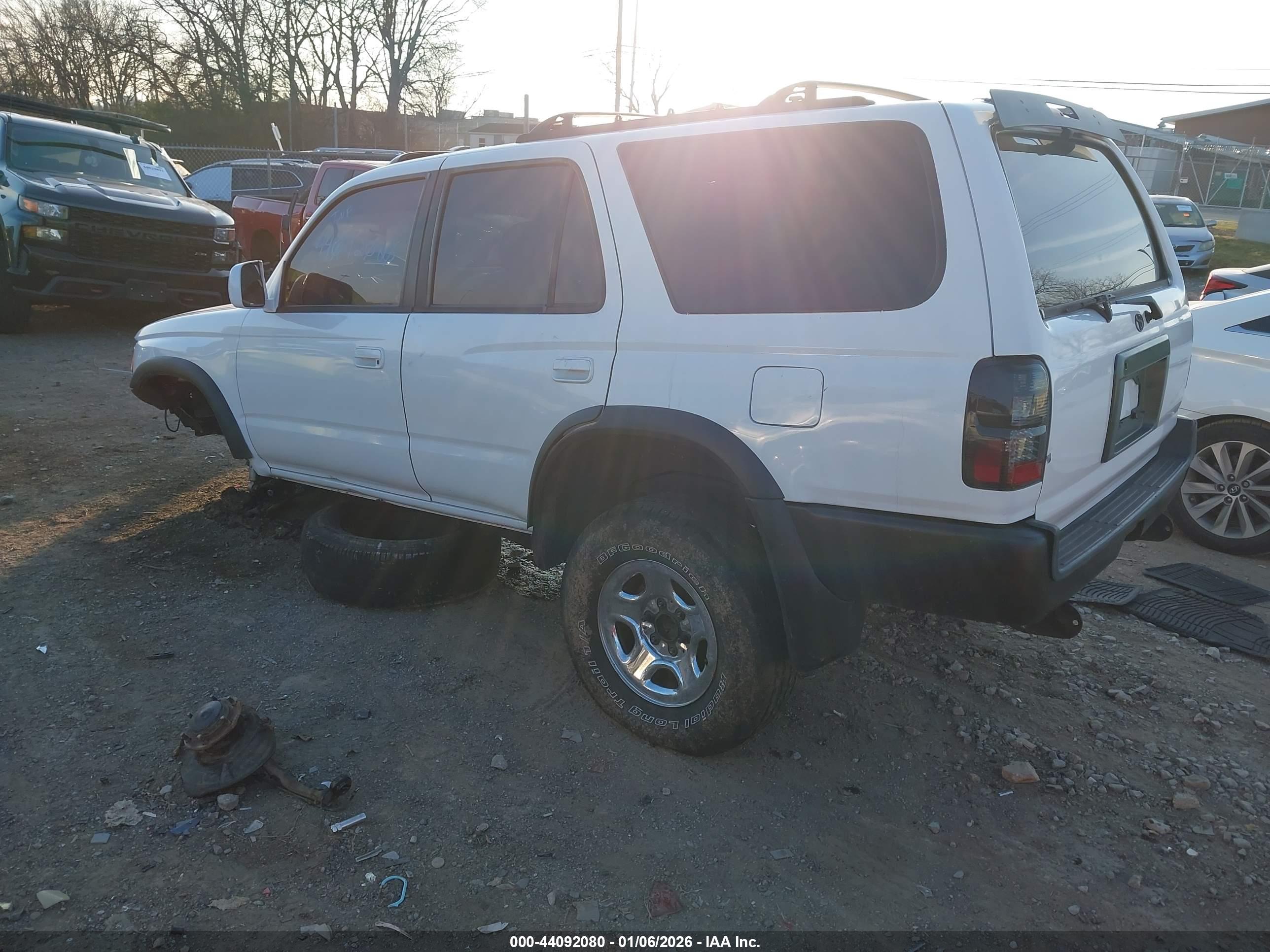TOYOTA 4RUNNER image 3