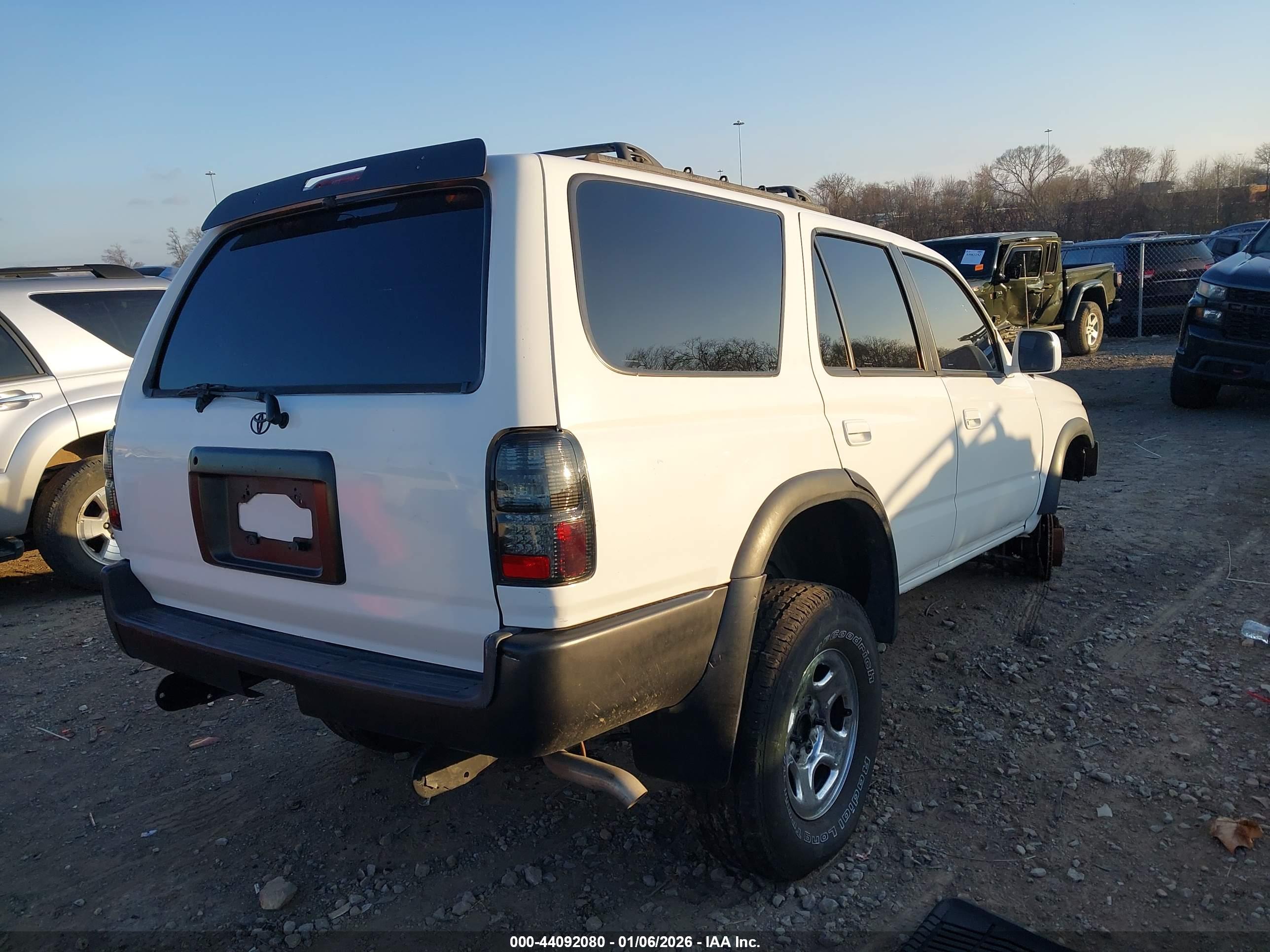 TOYOTA 4RUNNER image 4