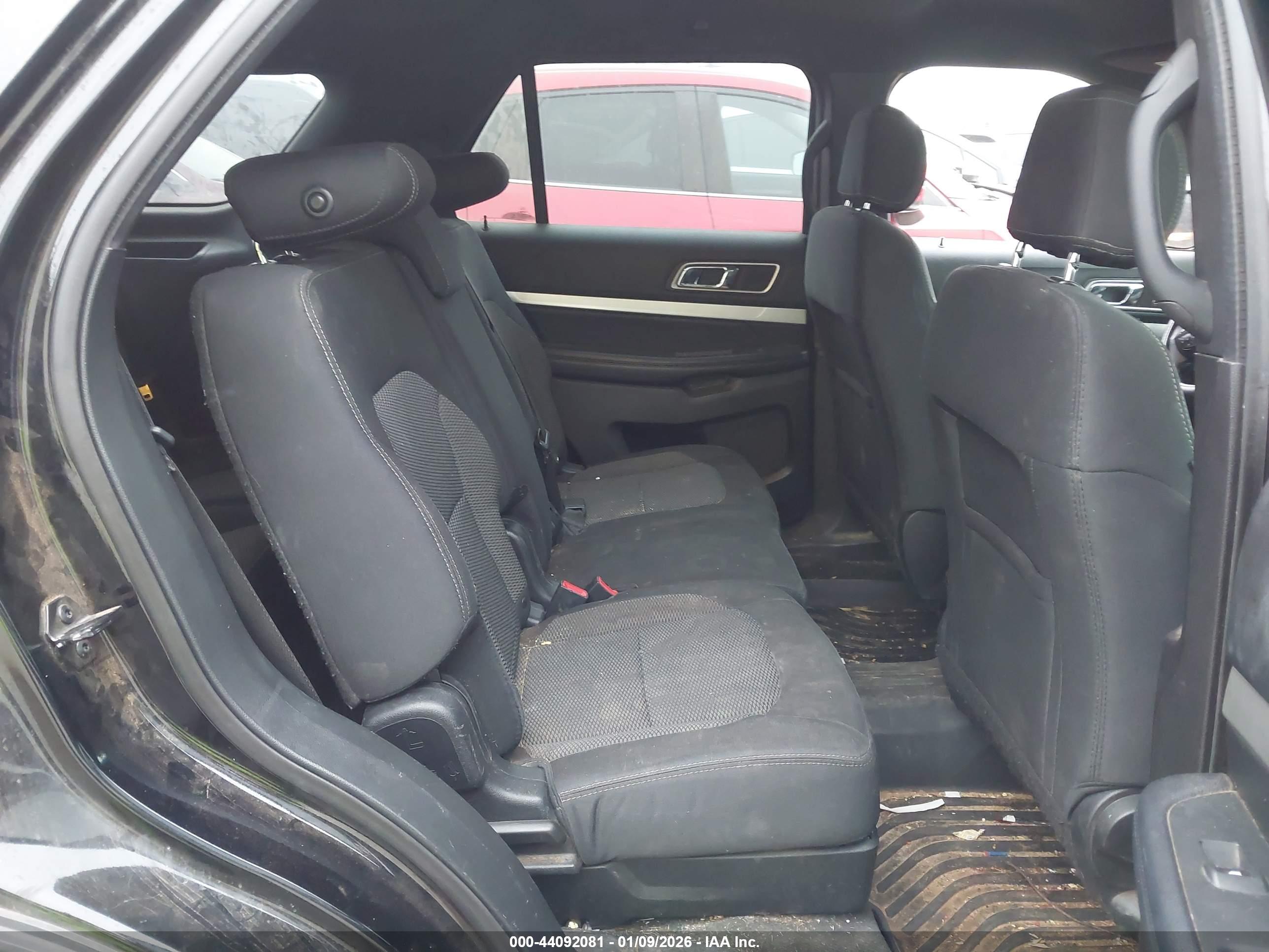 FORD EXPLORER image 8