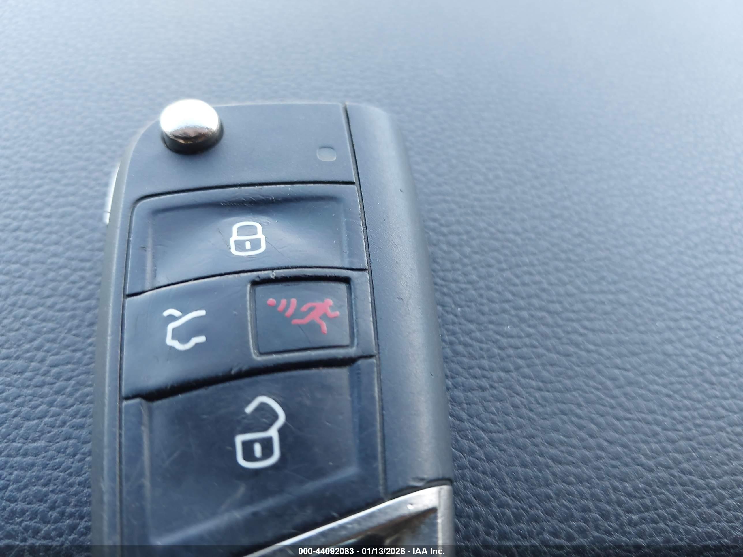 VOLKSWAGEN TIGUAN image 11