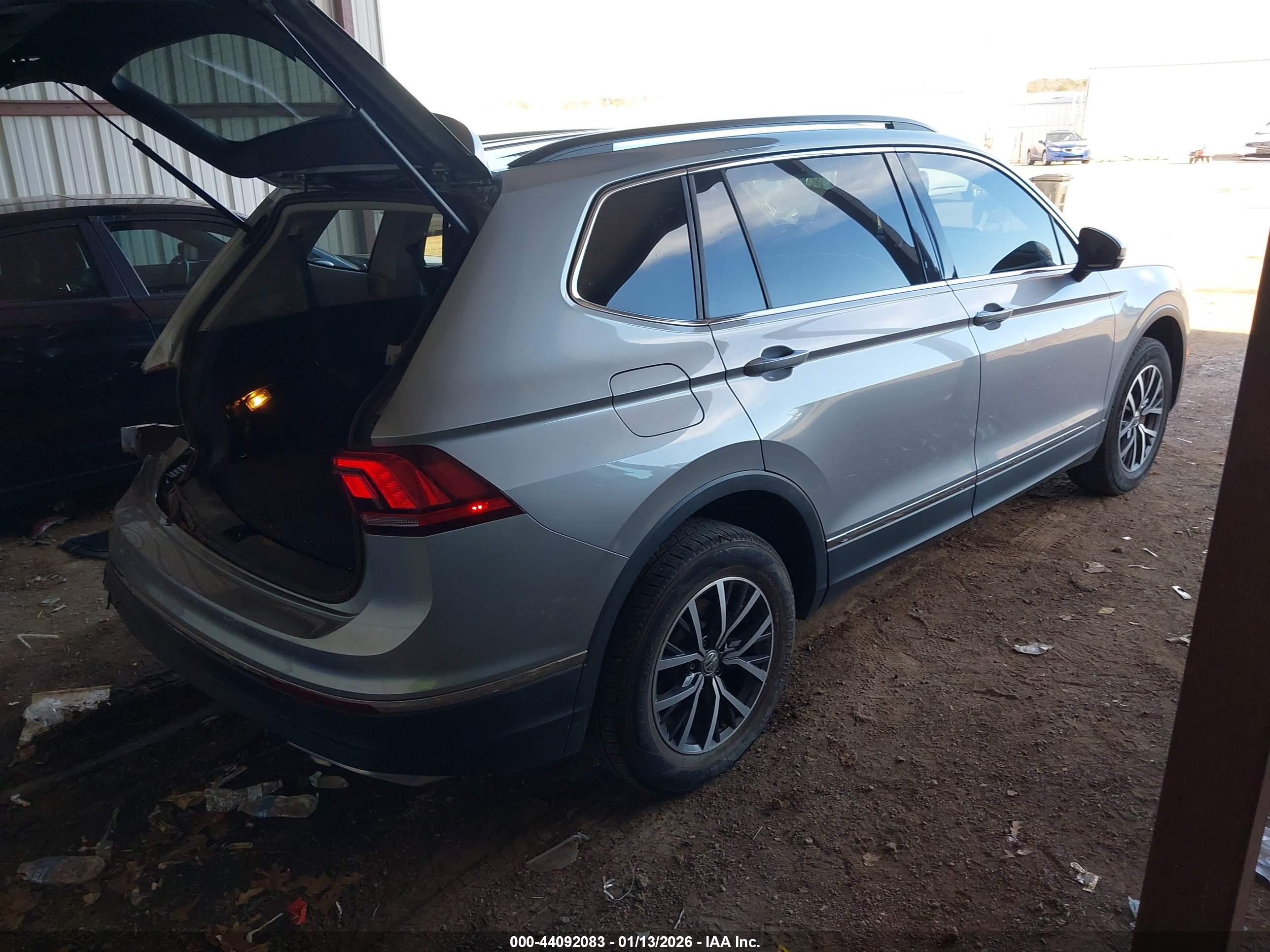 VOLKSWAGEN TIGUAN image 4