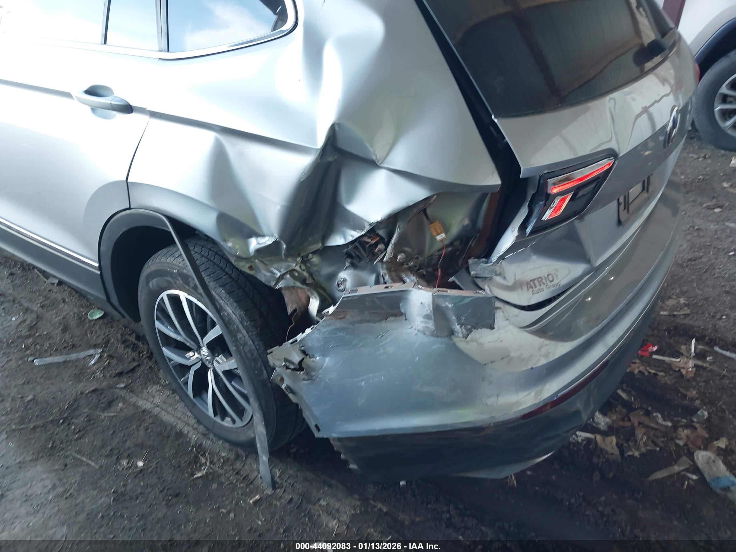 VOLKSWAGEN TIGUAN image 6