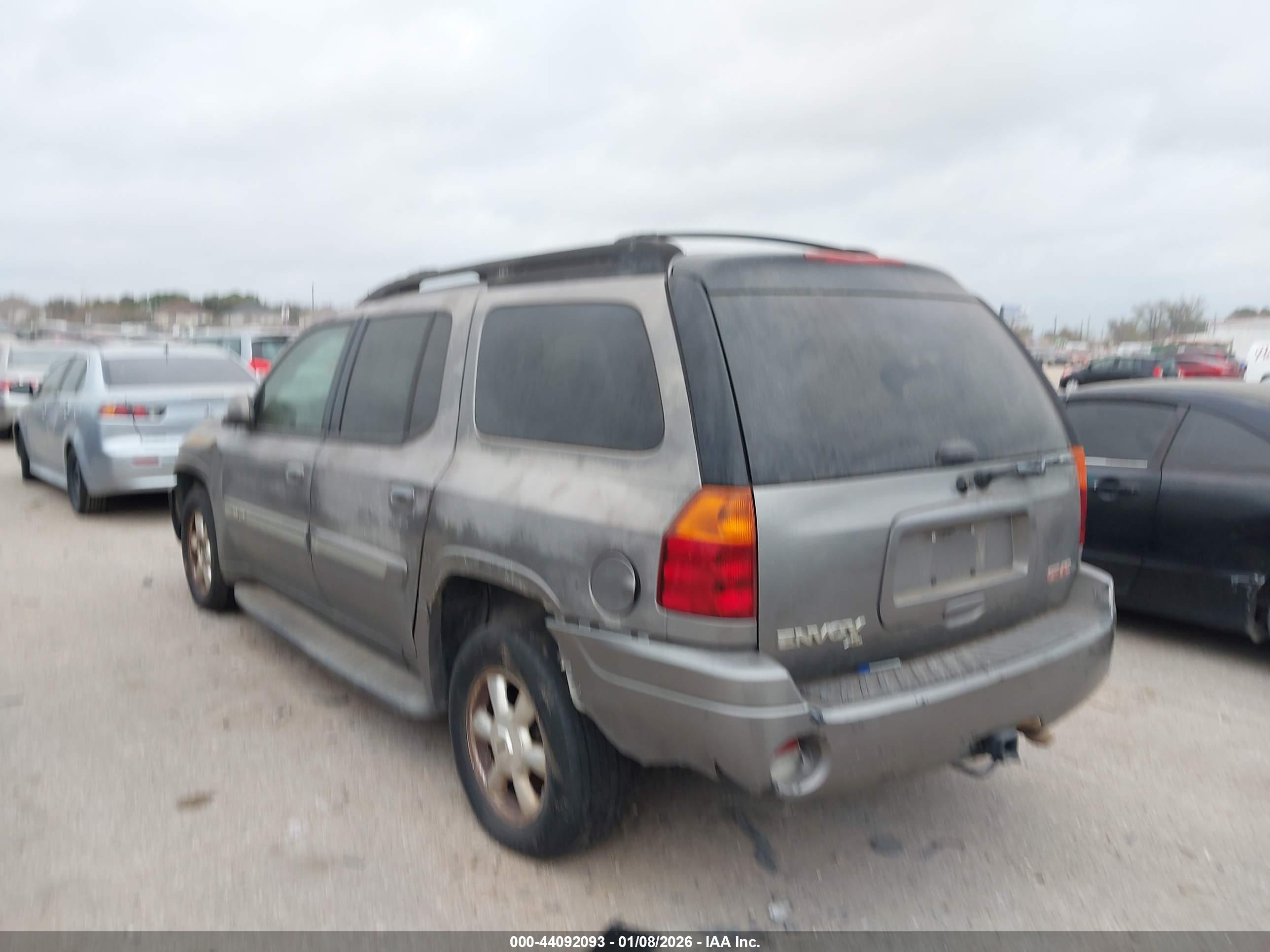 GMC ENVOY image 3