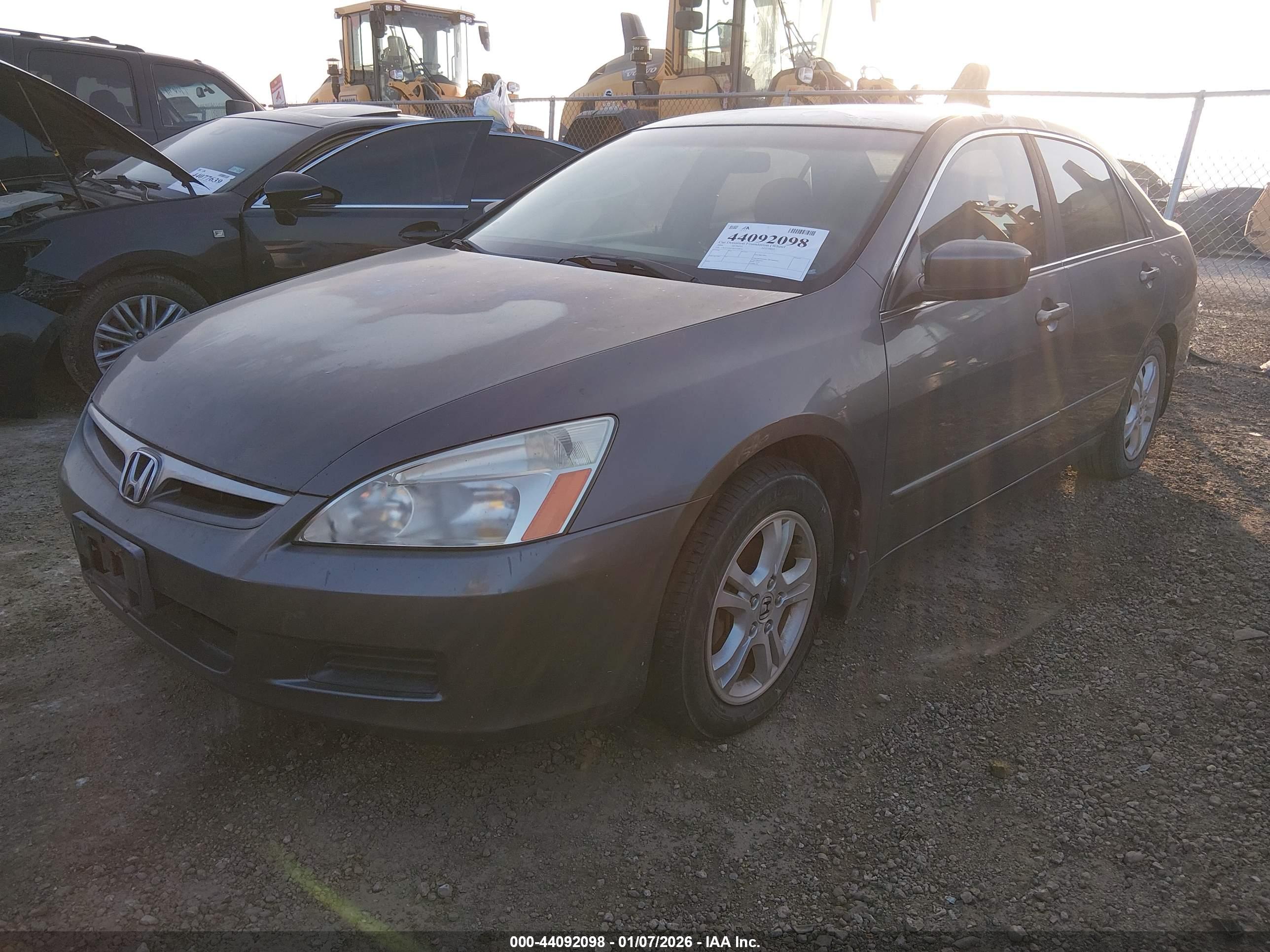 HONDA ACCORD image 2