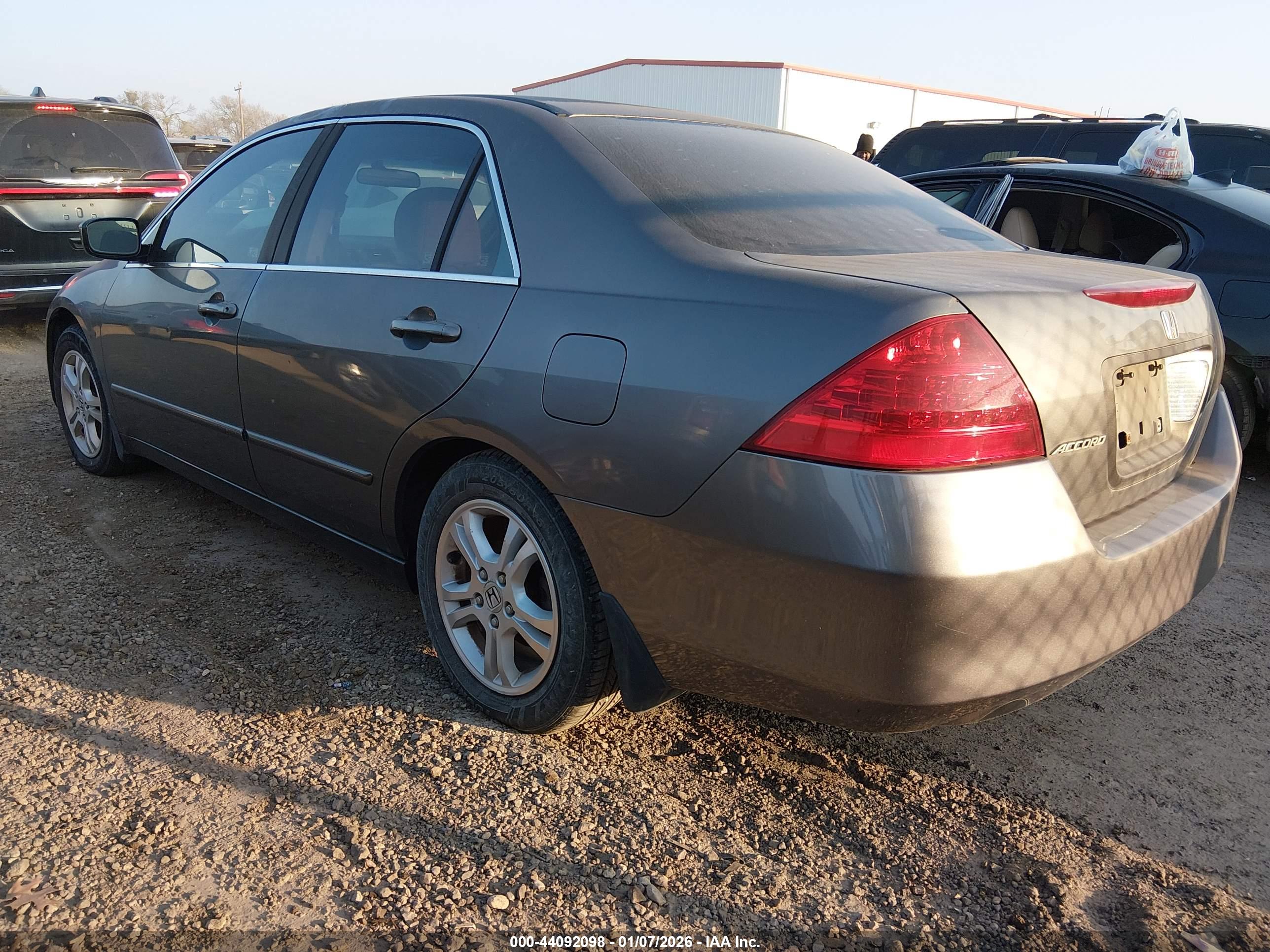 HONDA ACCORD image 3