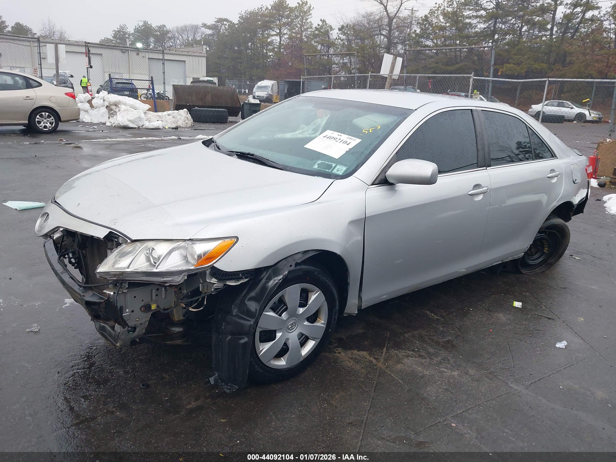 TOYOTA CAMRY image 2