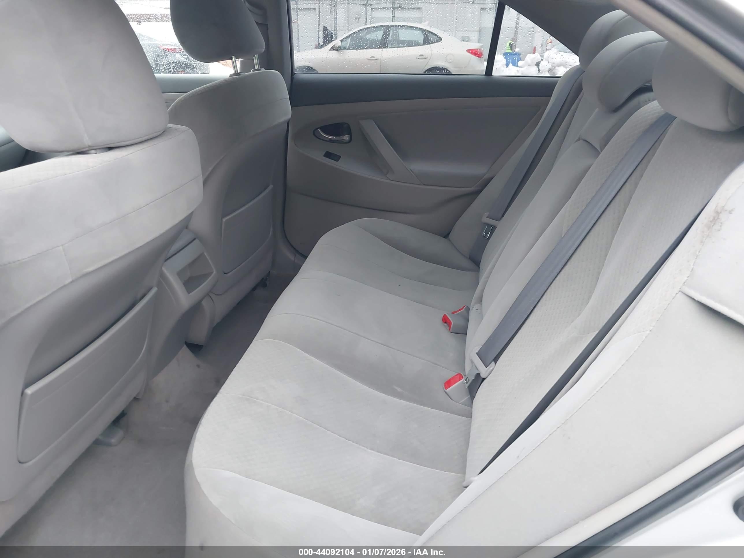TOYOTA CAMRY image 8